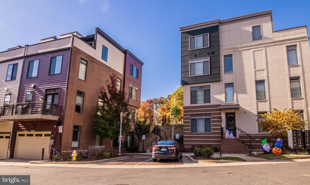 Photo of 5138 Carters Lane, ALEXANDRIA, VA 22311 (MLS # VAAX2051146)