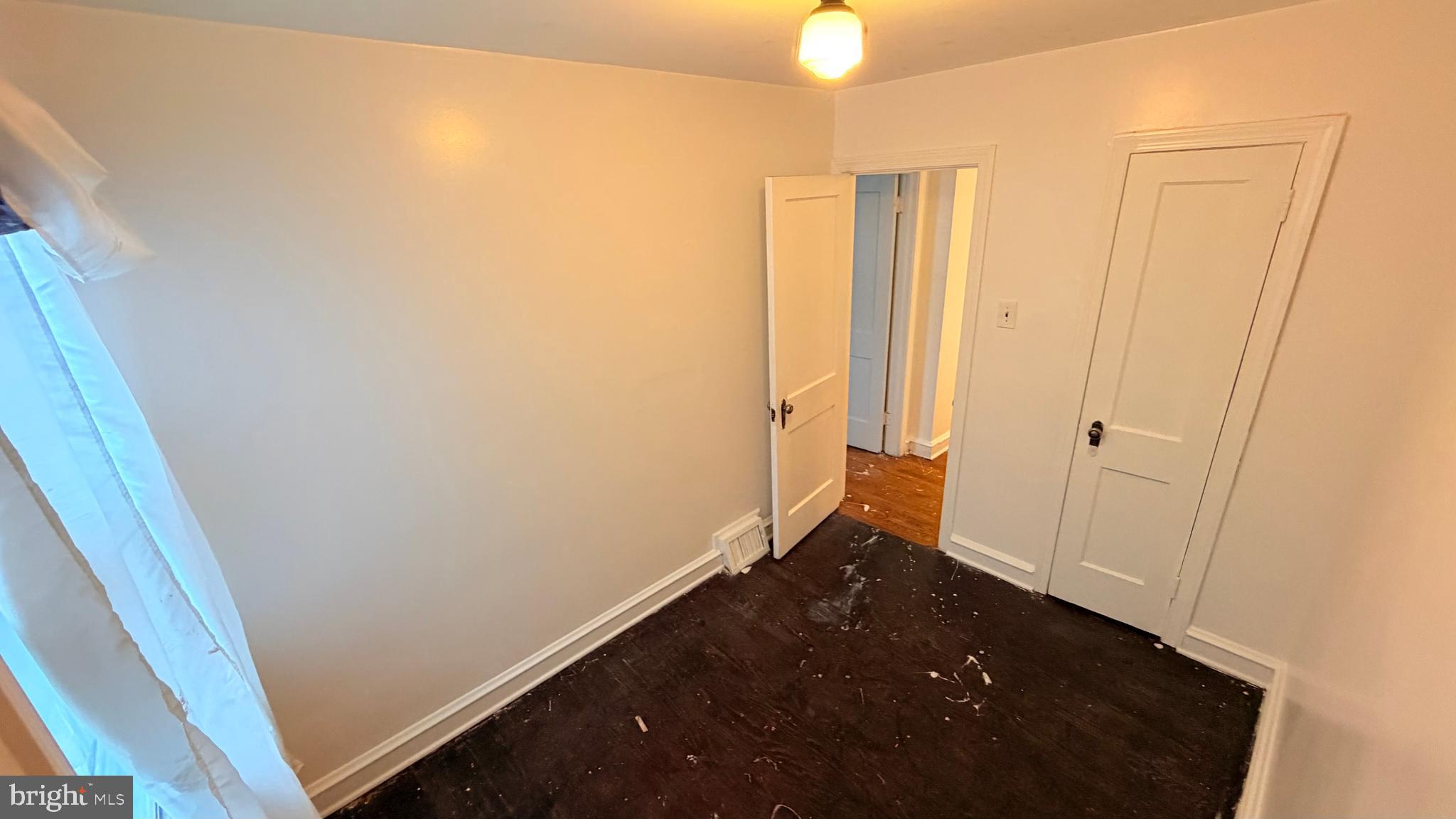 CRESCENTVILLE - Residential