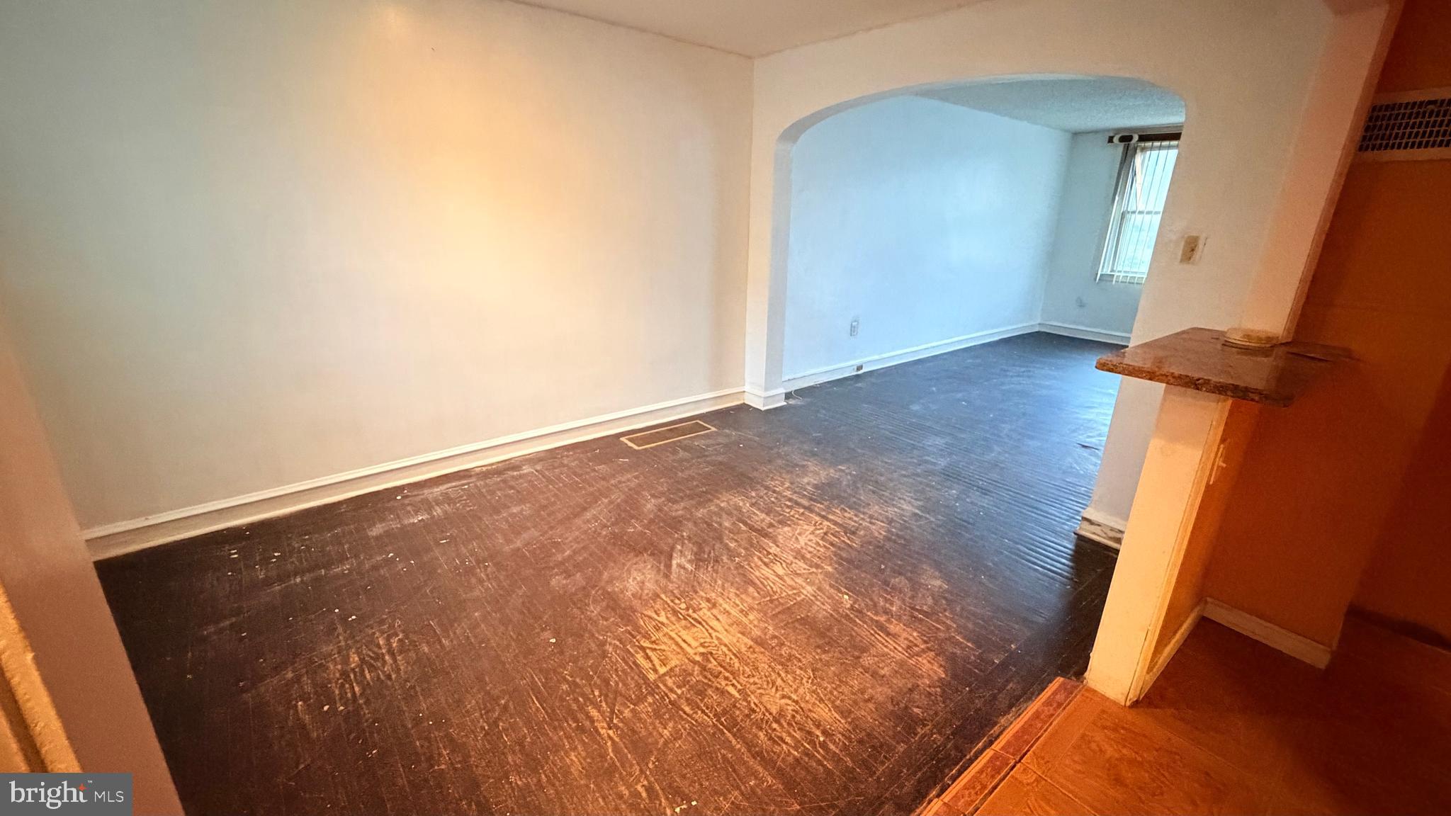 CRESCENTVILLE - Residential