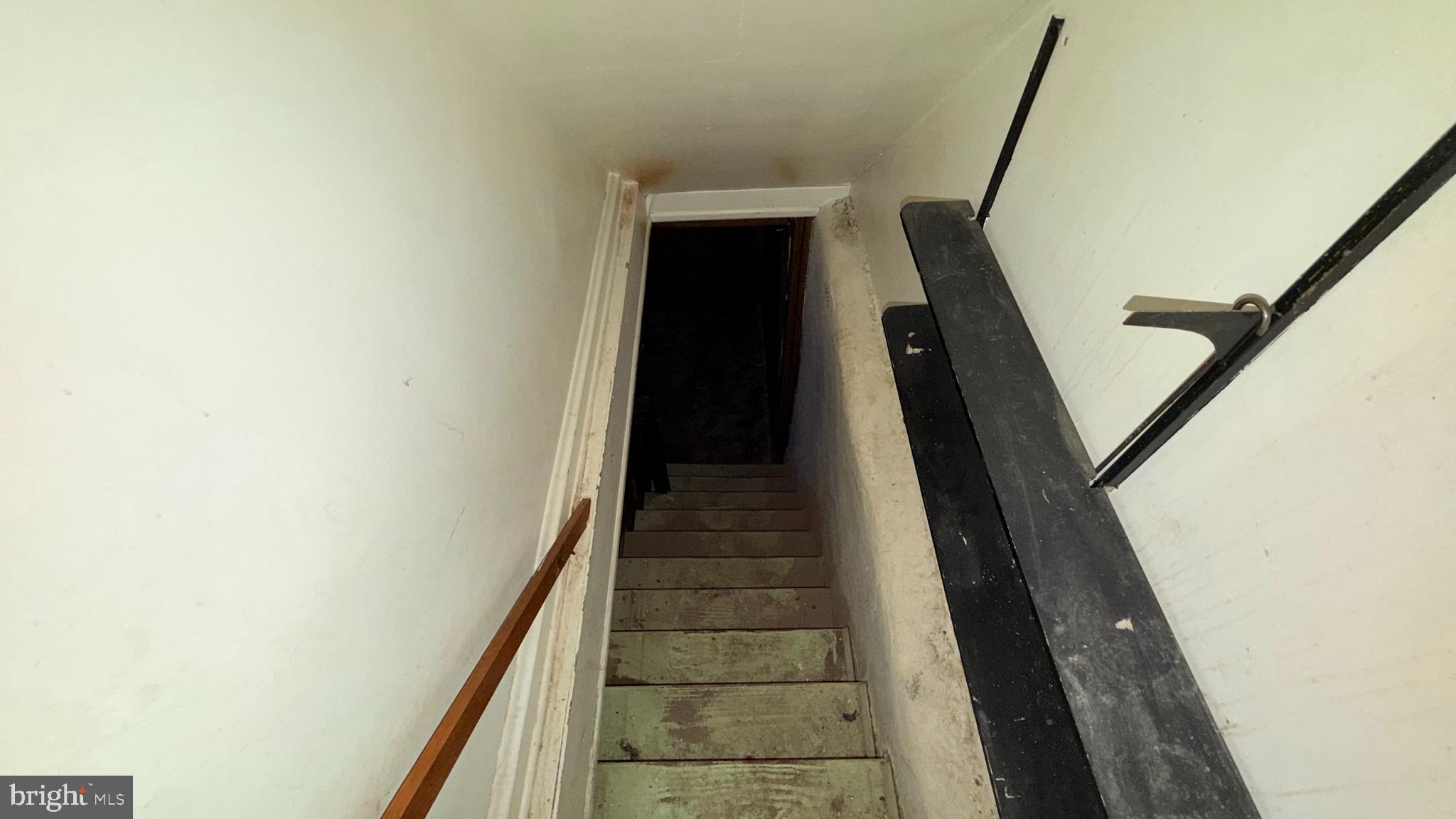 CRESCENTVILLE - Residential