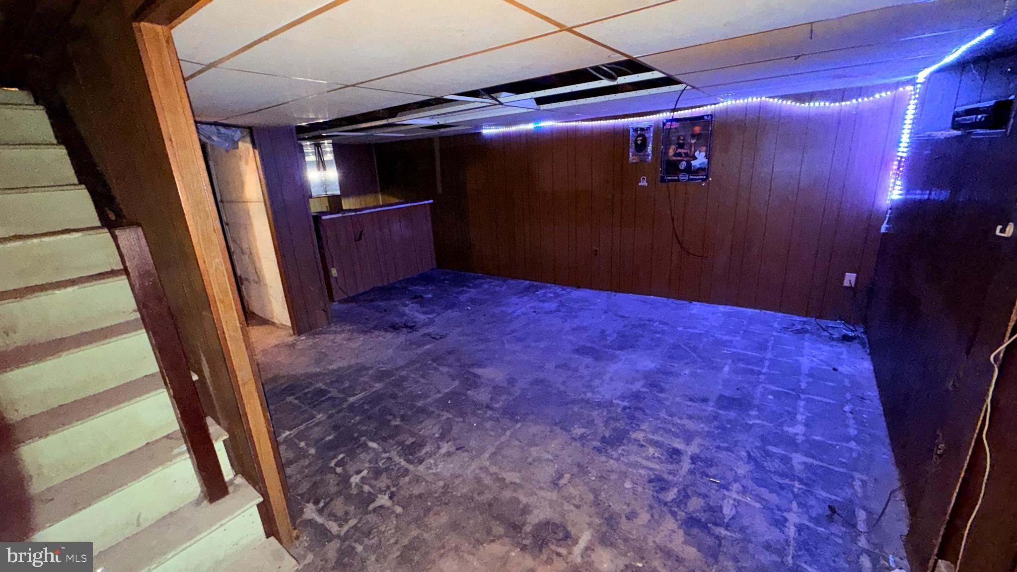 CRESCENTVILLE - Residential