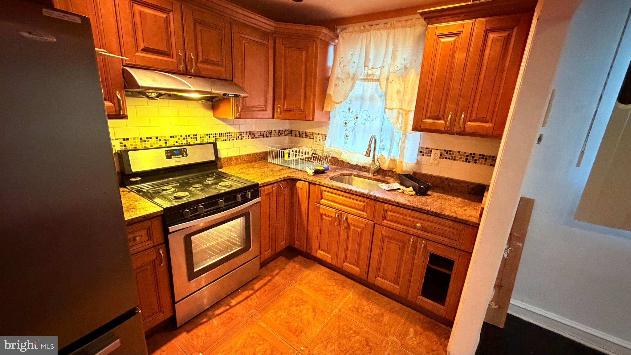 CRESCENTVILLE - Residential