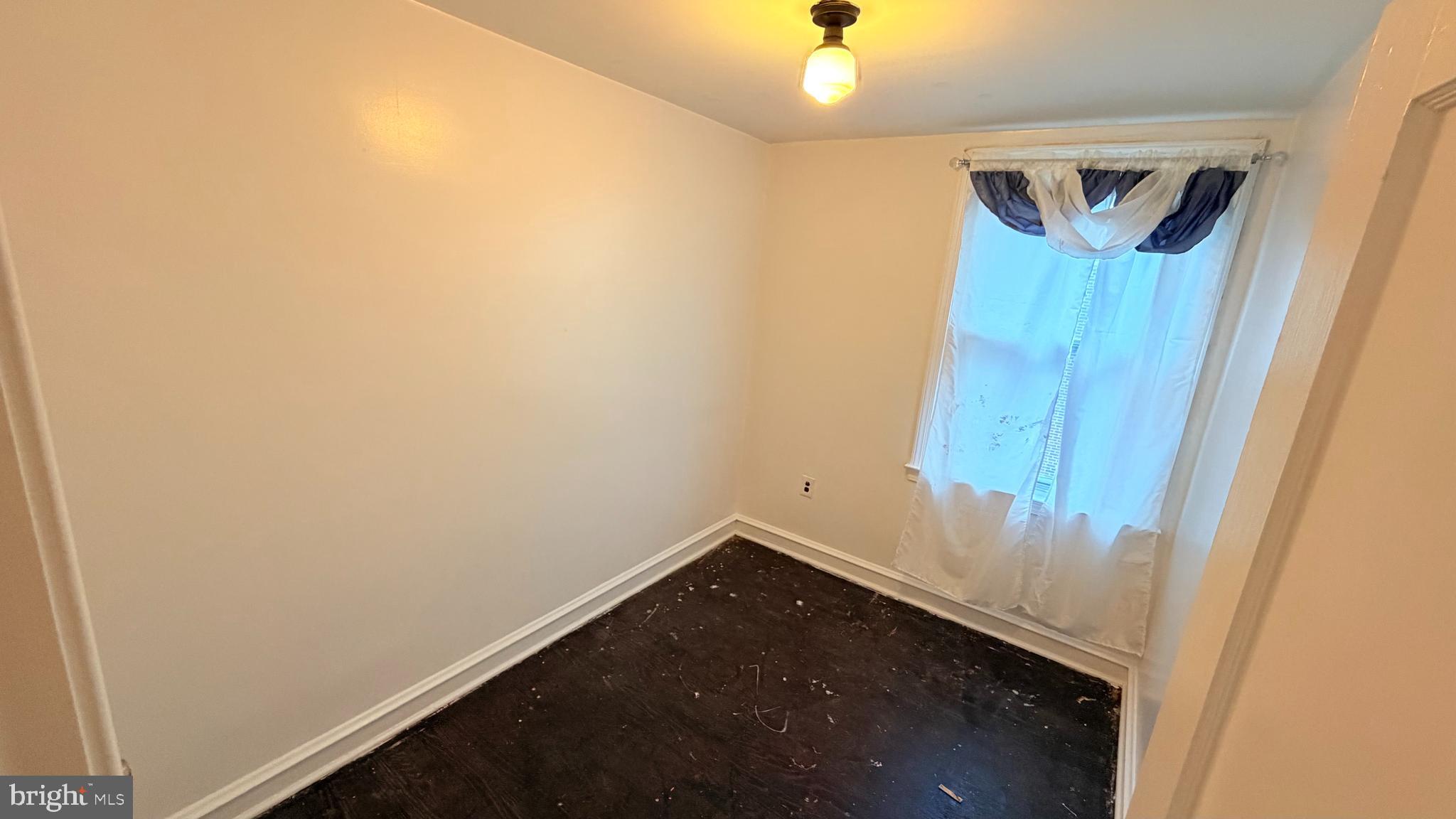 CRESCENTVILLE - Residential