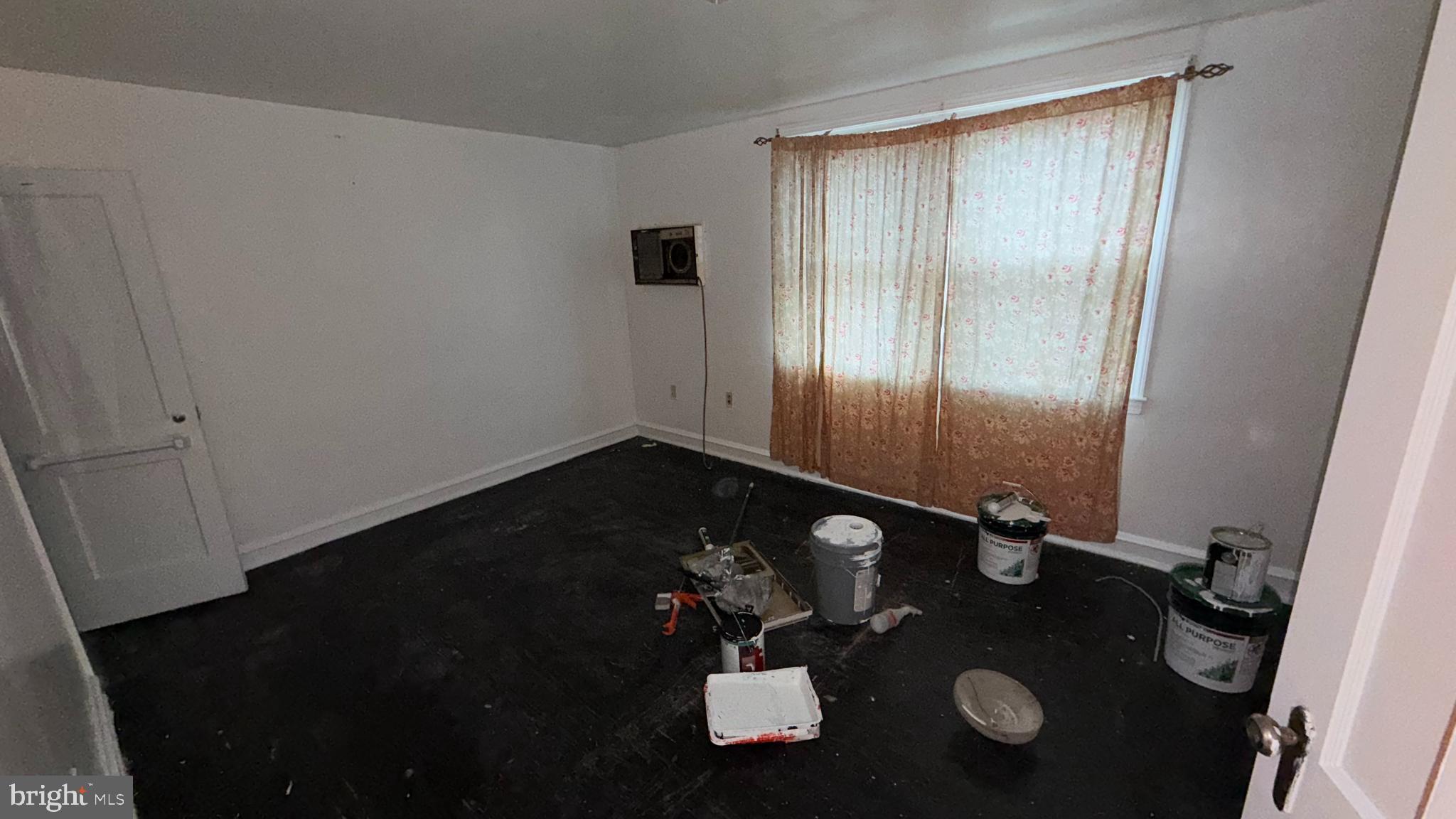 CRESCENTVILLE - Residential