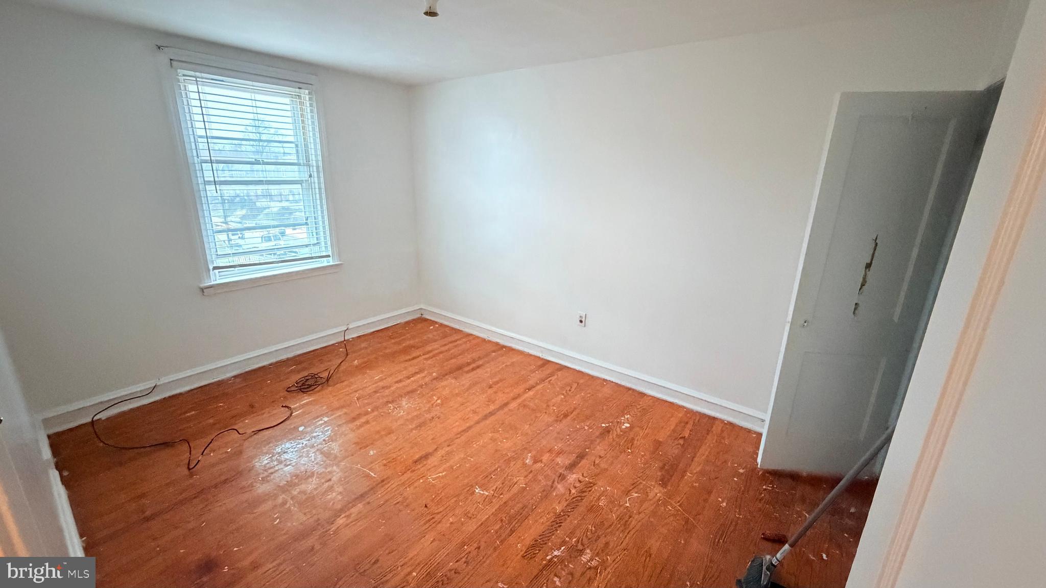 CRESCENTVILLE - Residential