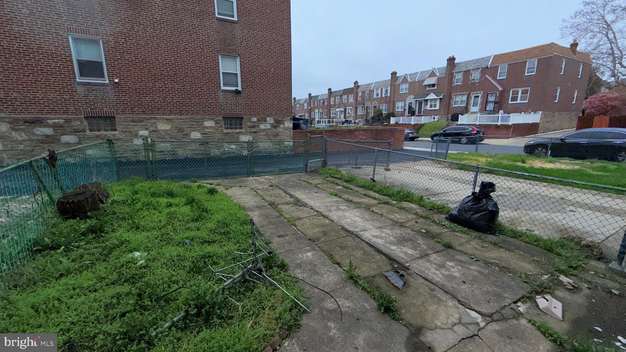 CRESCENTVILLE - Residential