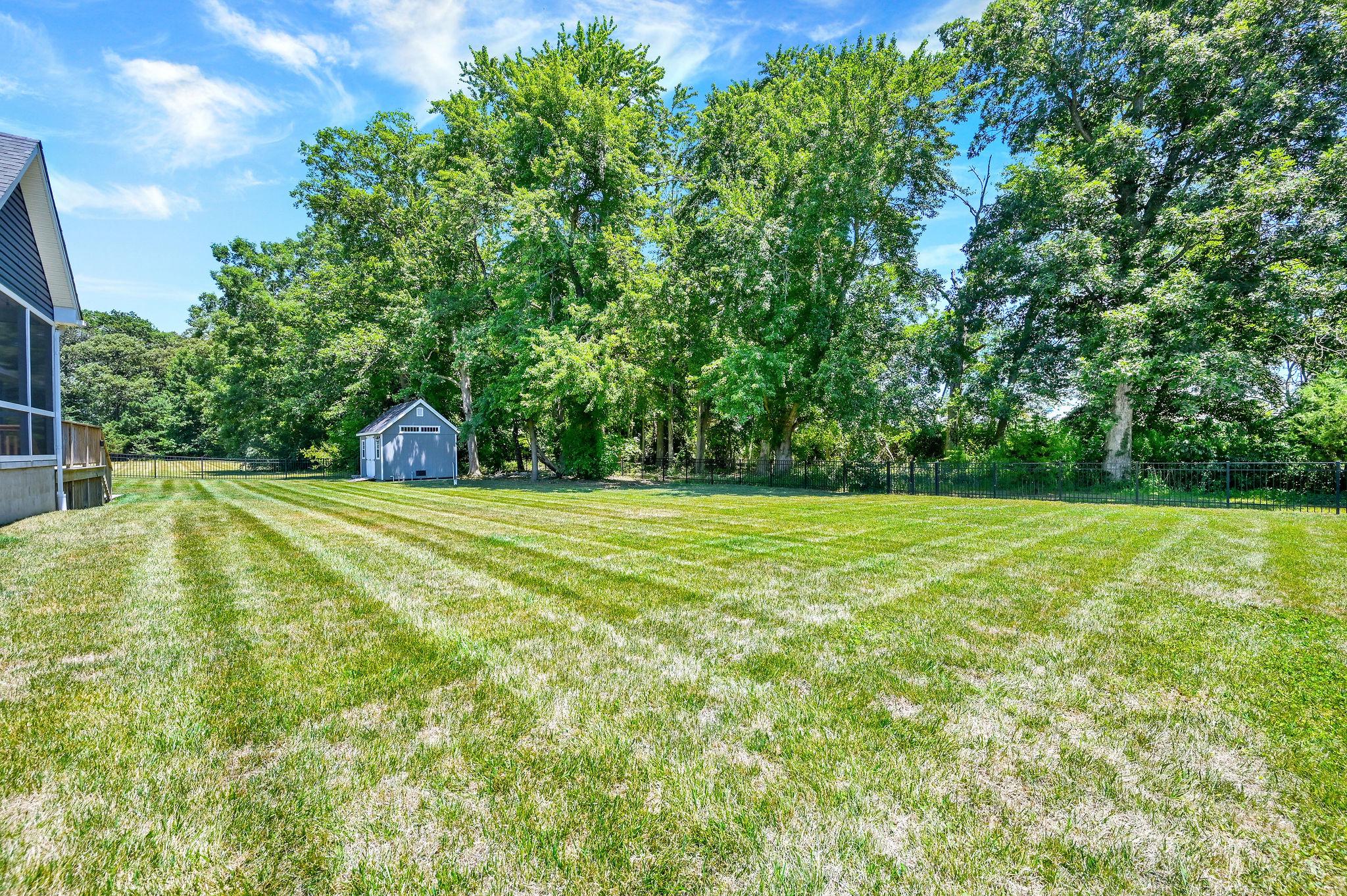 657 GOLF LINKS LANE