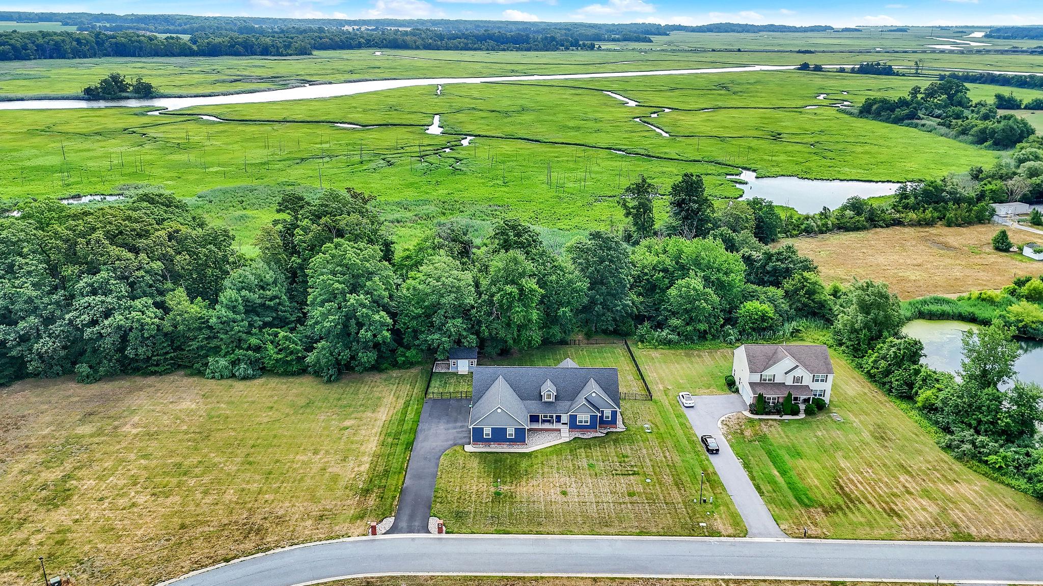 657 GOLF LINKS LANE