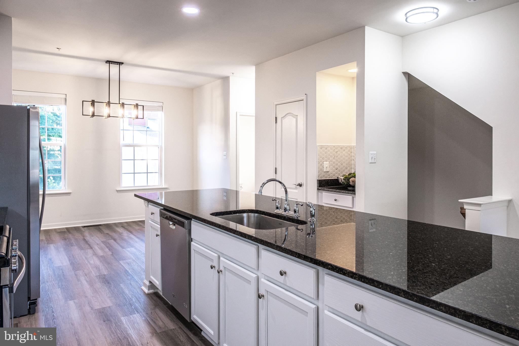 WOODLAKE TOWNS CODM - Residential Lease