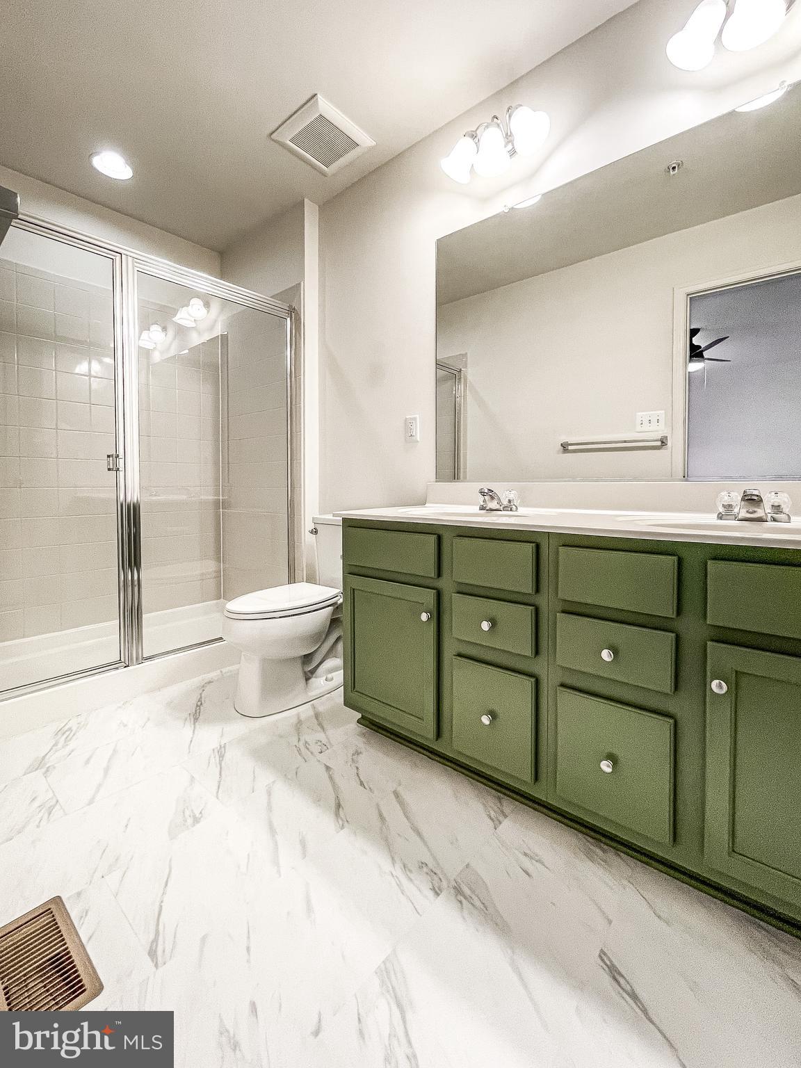 WOODLAKE TOWNS CODM - Residential Lease