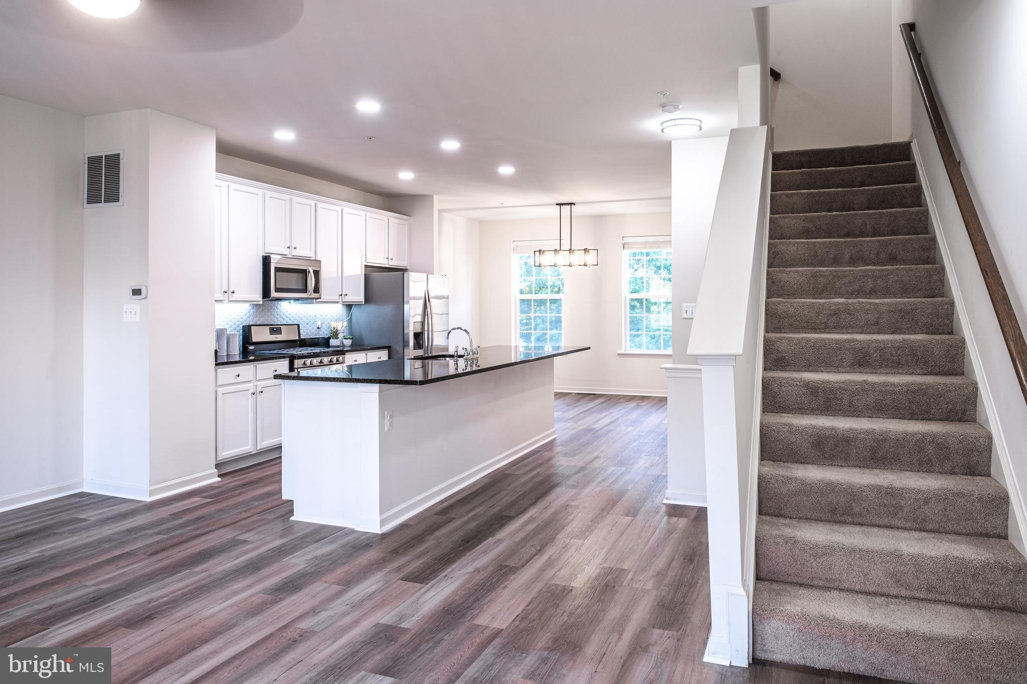 WOODLAKE TOWNS CODM - Residential Lease