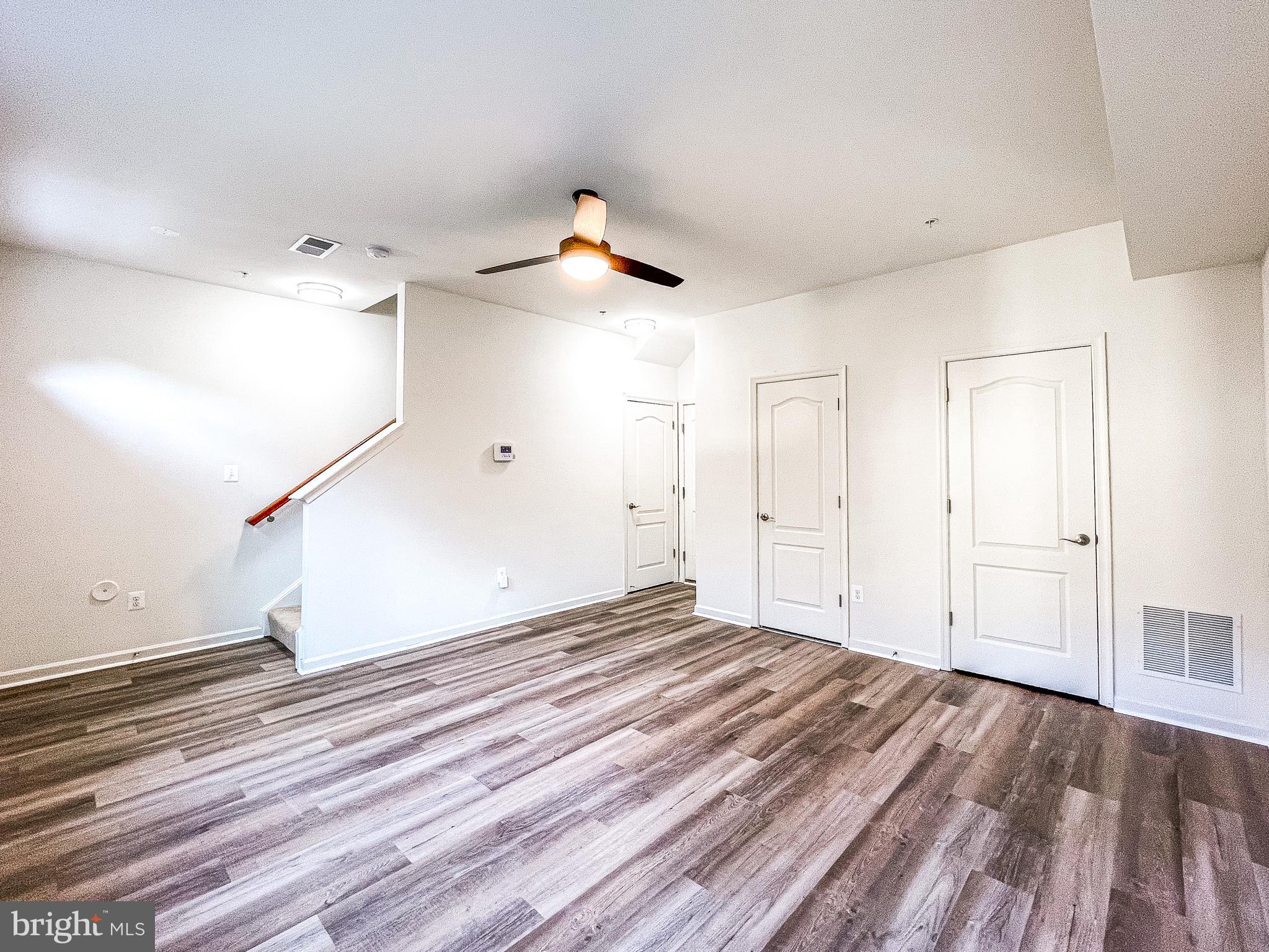 WOODLAKE TOWNS CODM - Residential Lease