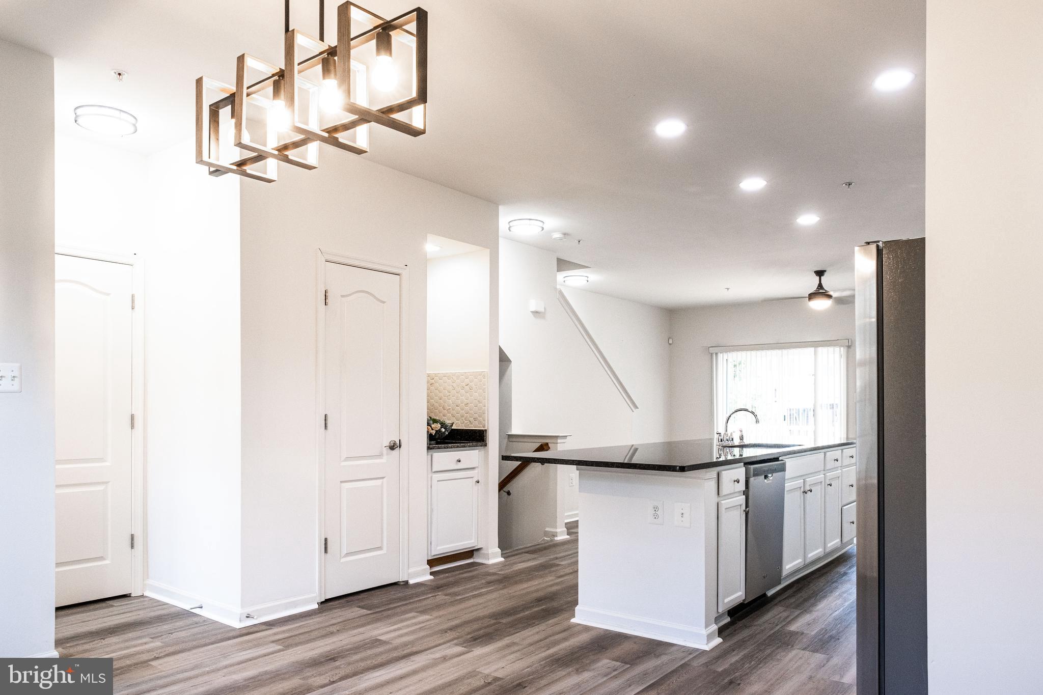 WOODLAKE TOWNS CODM - Residential Lease