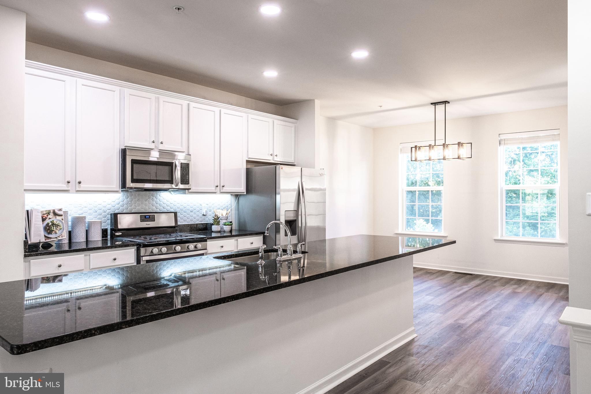 WOODLAKE TOWNS CODM - Residential Lease