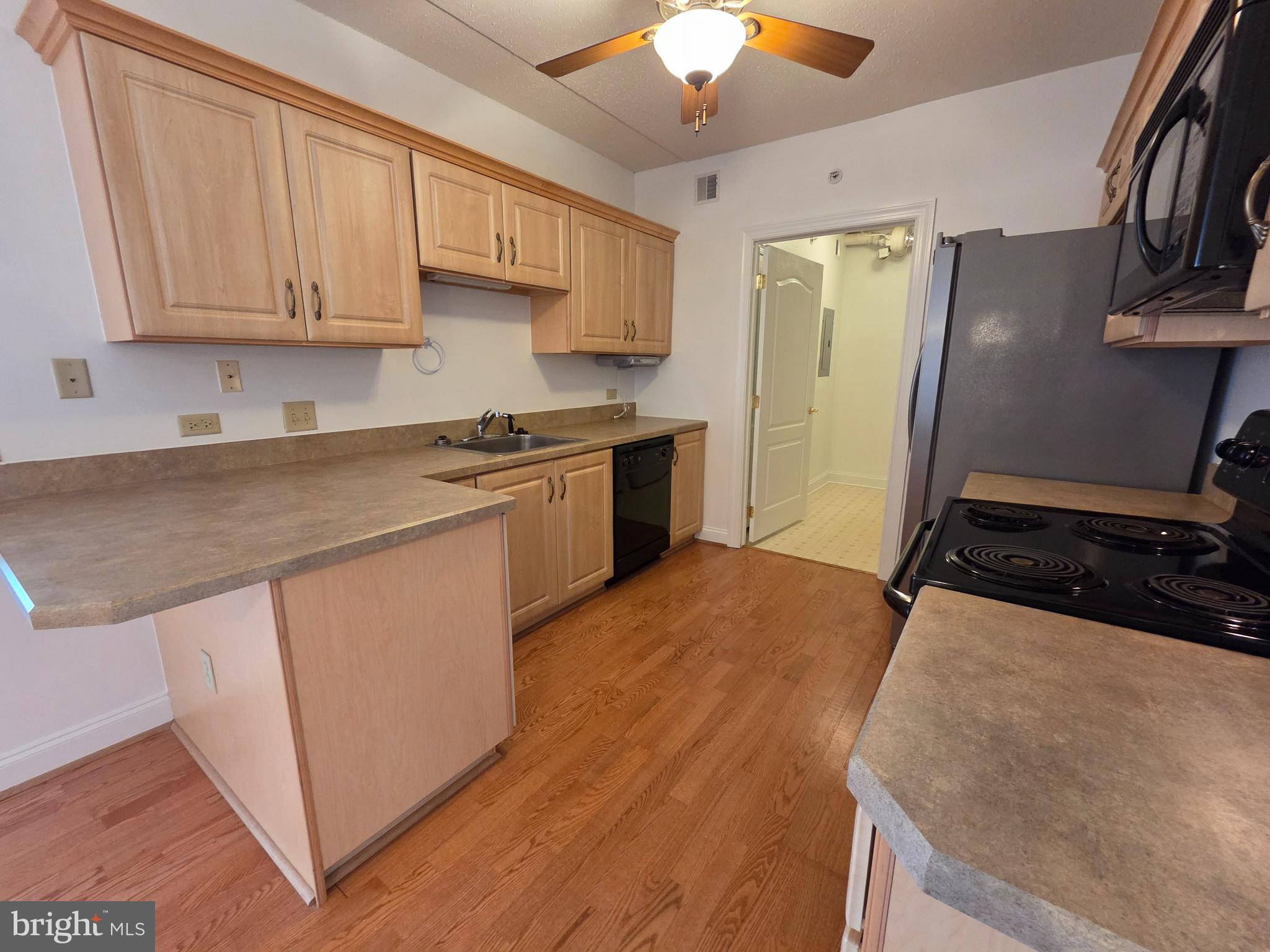 WINDSOR AT GLEN MI - Residential Lease