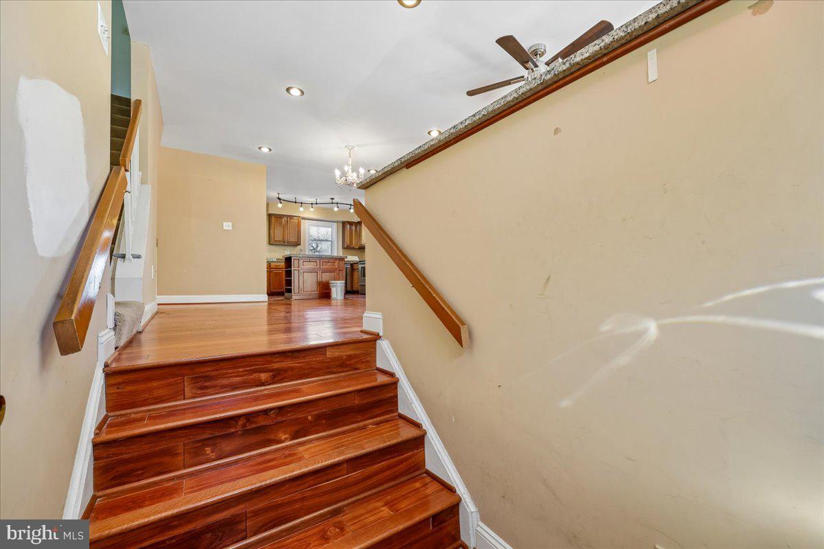 815 BAYRIDGE DRIVE
