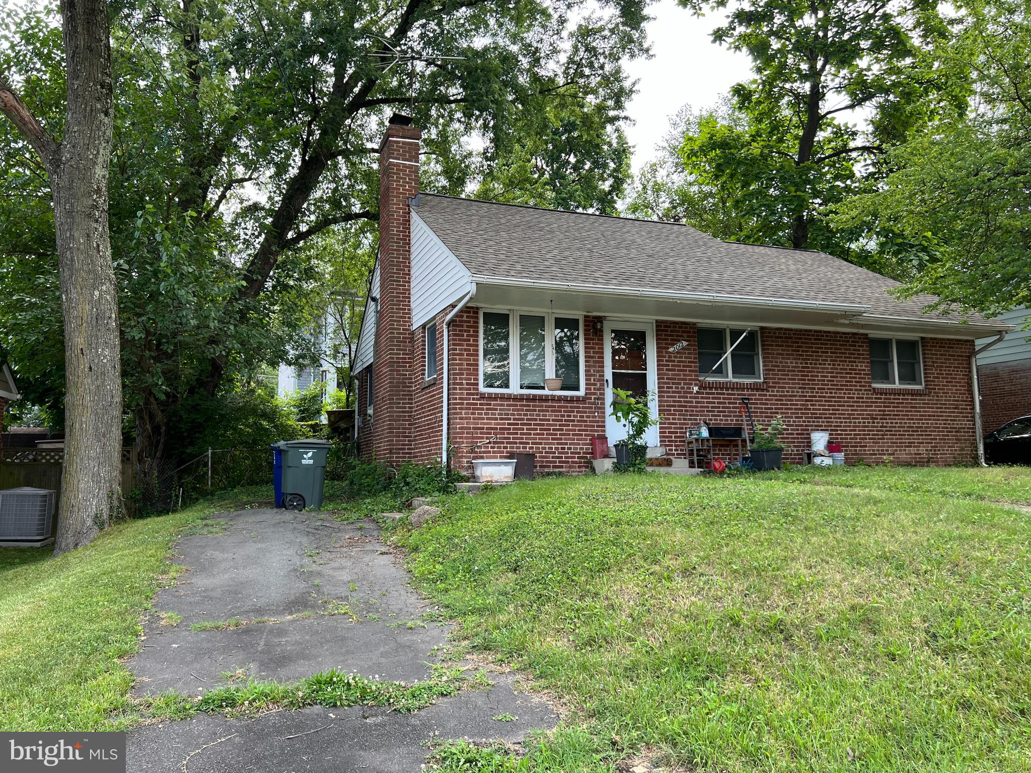 2012 N GEORGE MASON DR