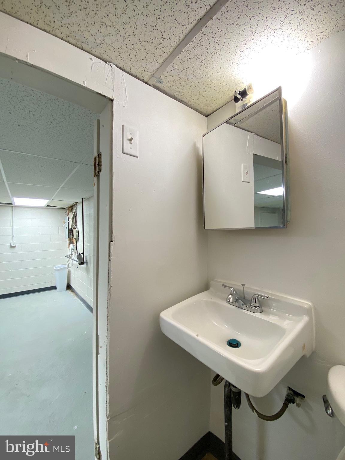 TEMPLE UNIVERSITY - Residential Lease