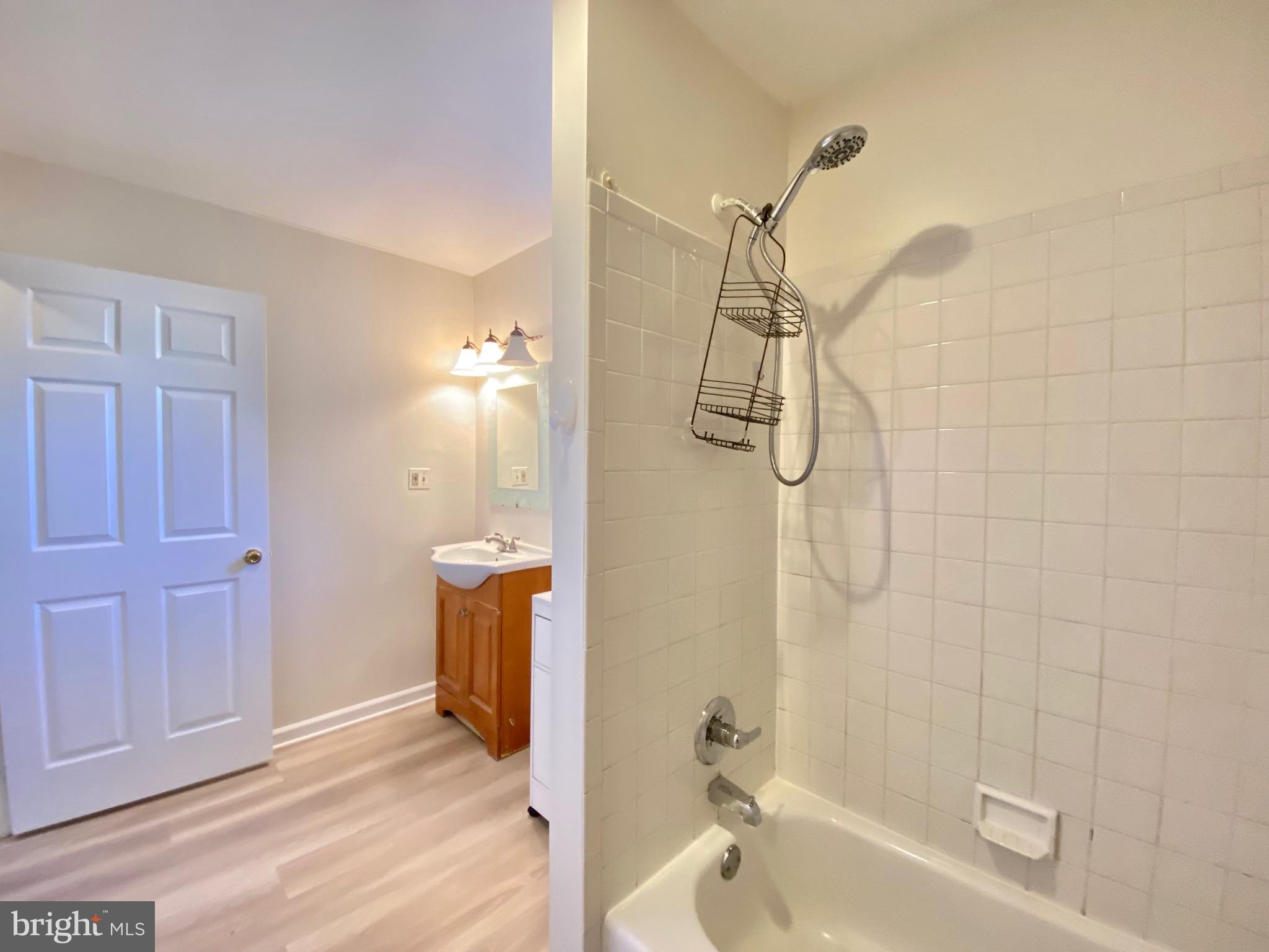 TEMPLE UNIVERSITY - Residential Lease