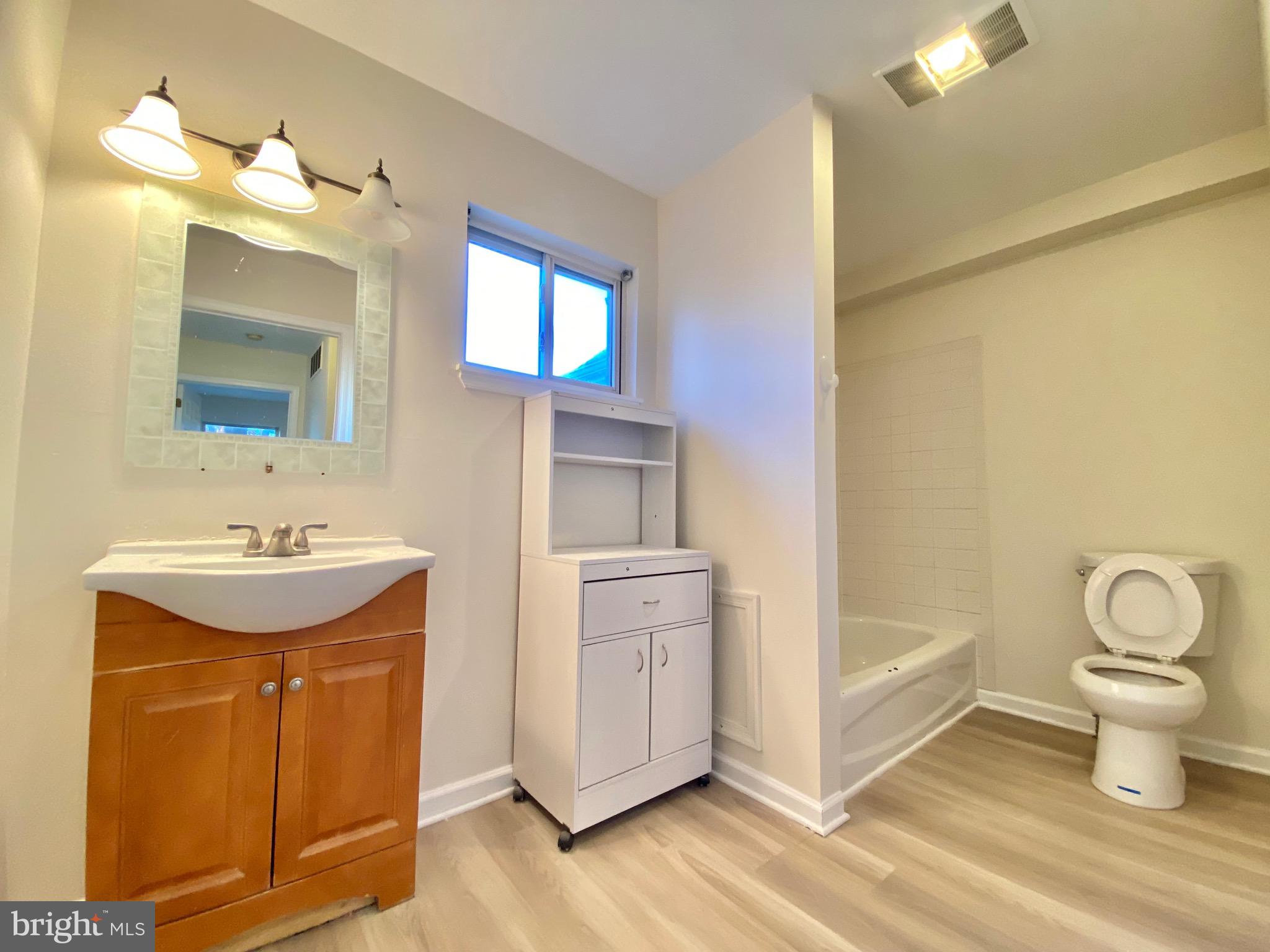 TEMPLE UNIVERSITY - Residential Lease