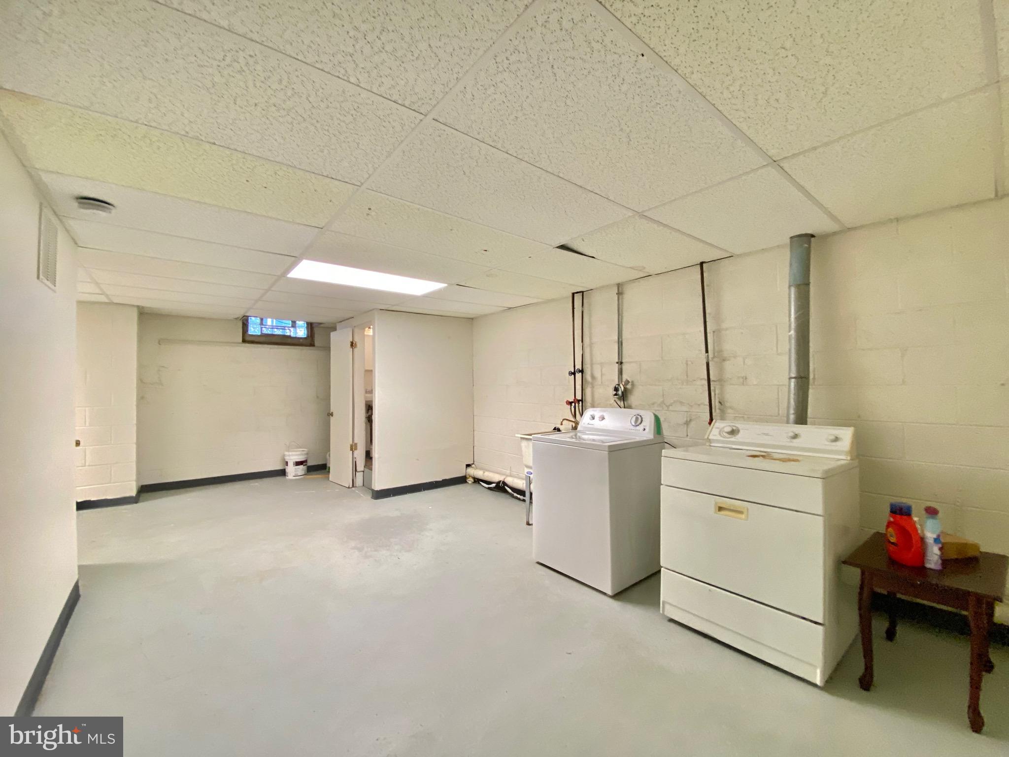 TEMPLE UNIVERSITY - Residential Lease