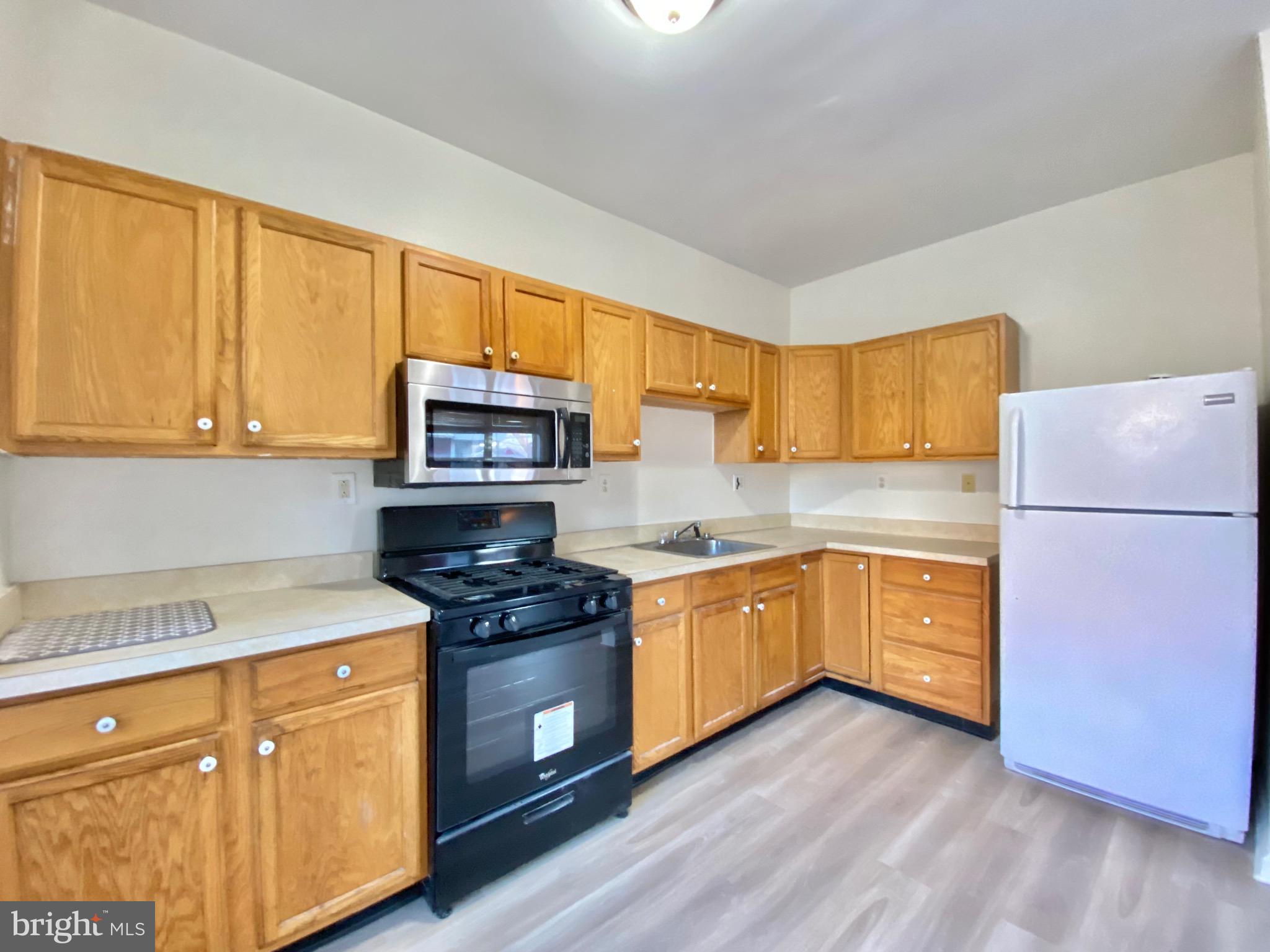 TEMPLE UNIVERSITY - Residential Lease