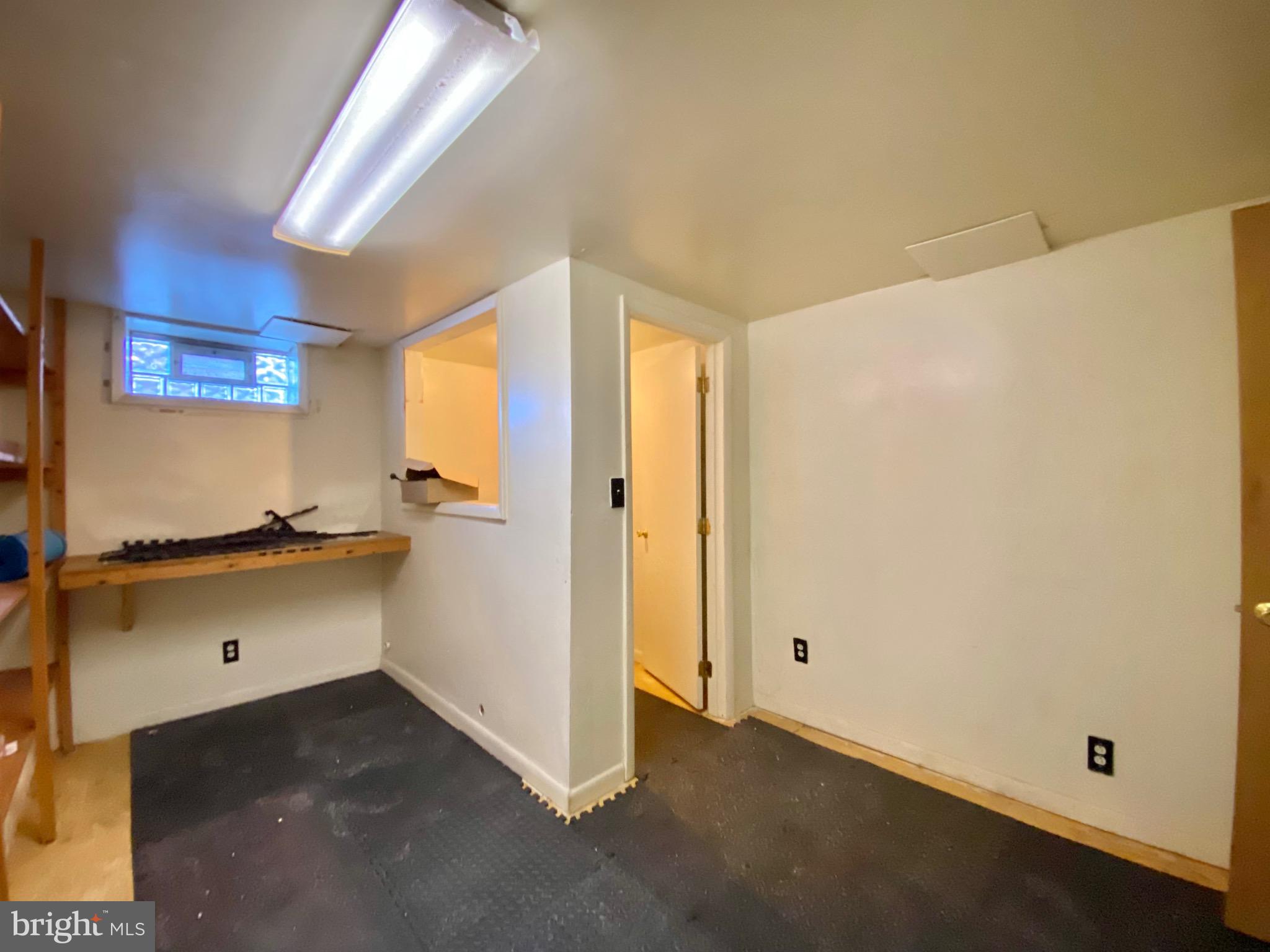 TEMPLE UNIVERSITY - Residential Lease