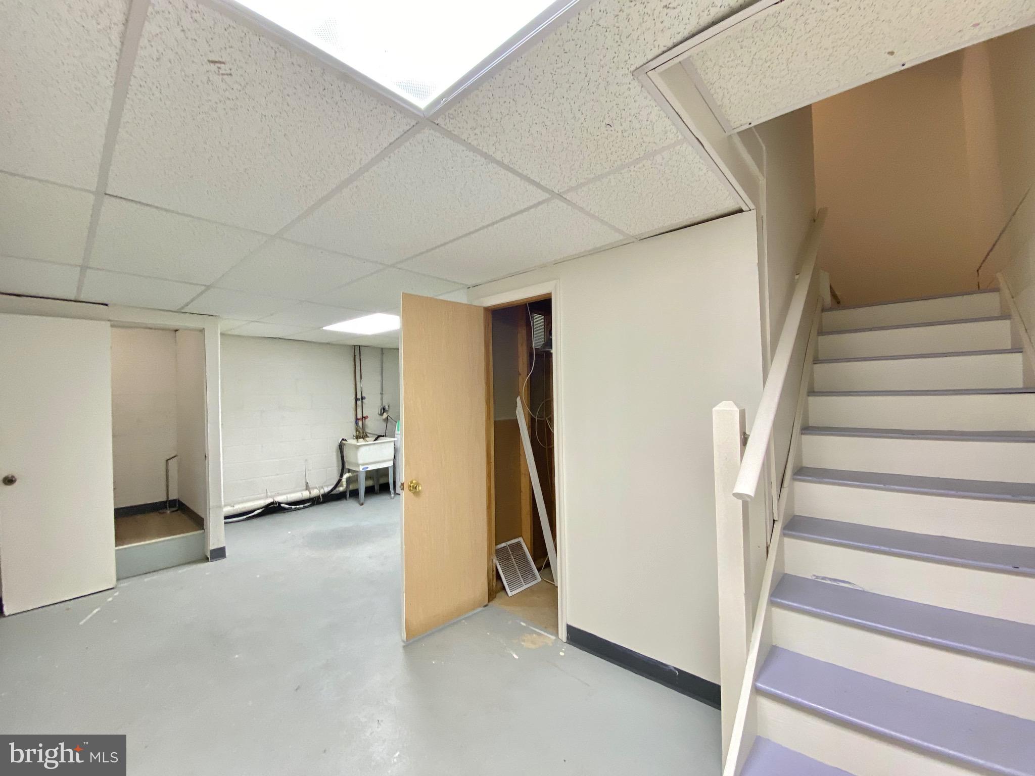 TEMPLE UNIVERSITY - Residential Lease
