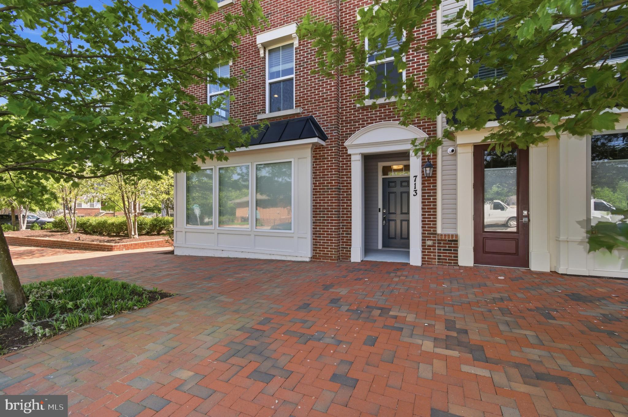 VILLAGE GREENS - Residential