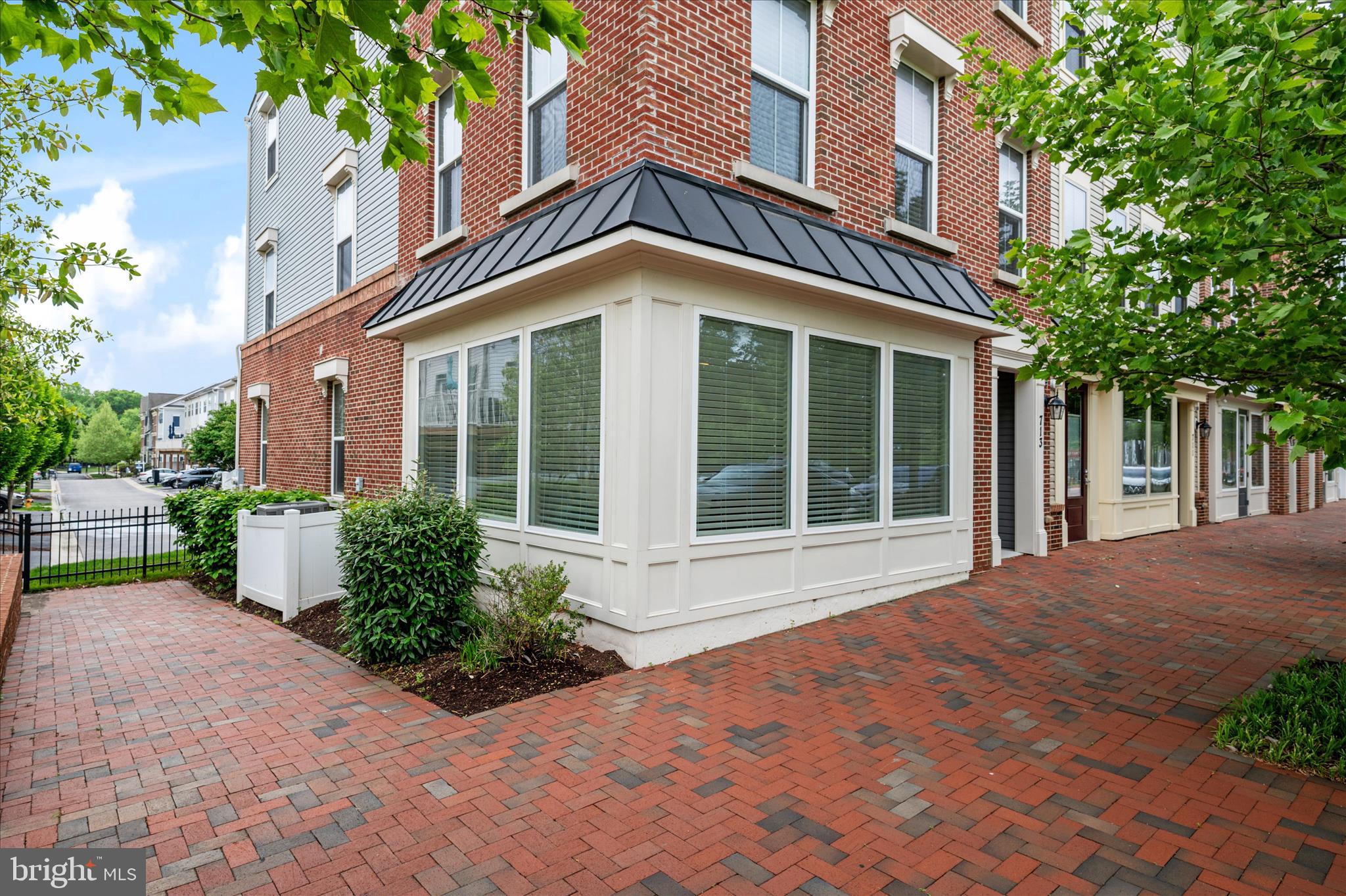 VILLAGE GREENS - Residential