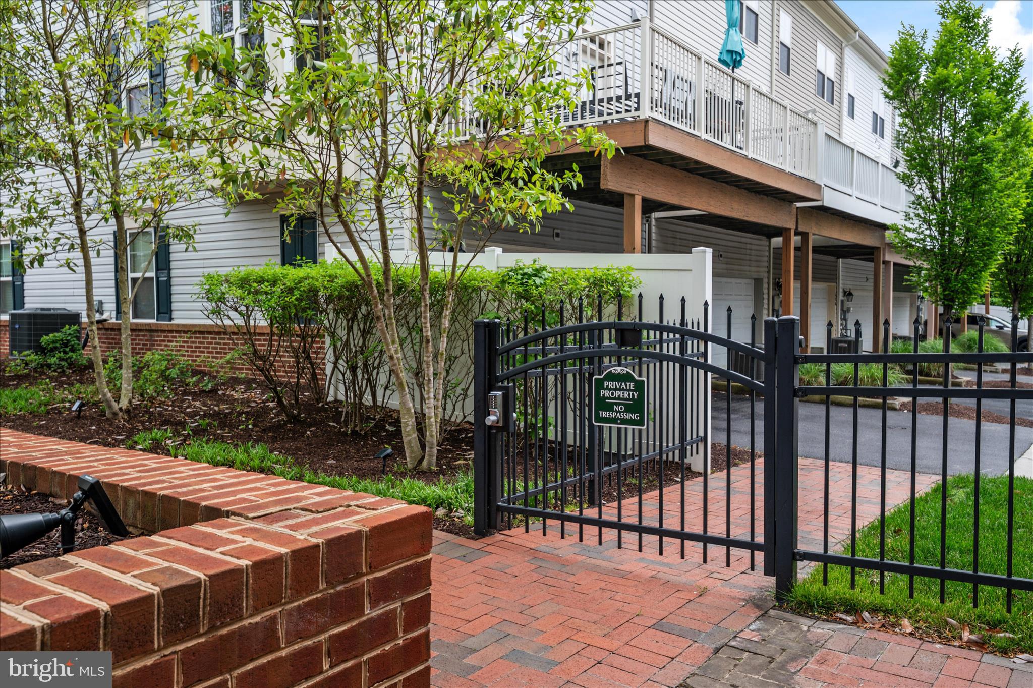 VILLAGE GREENS - Residential