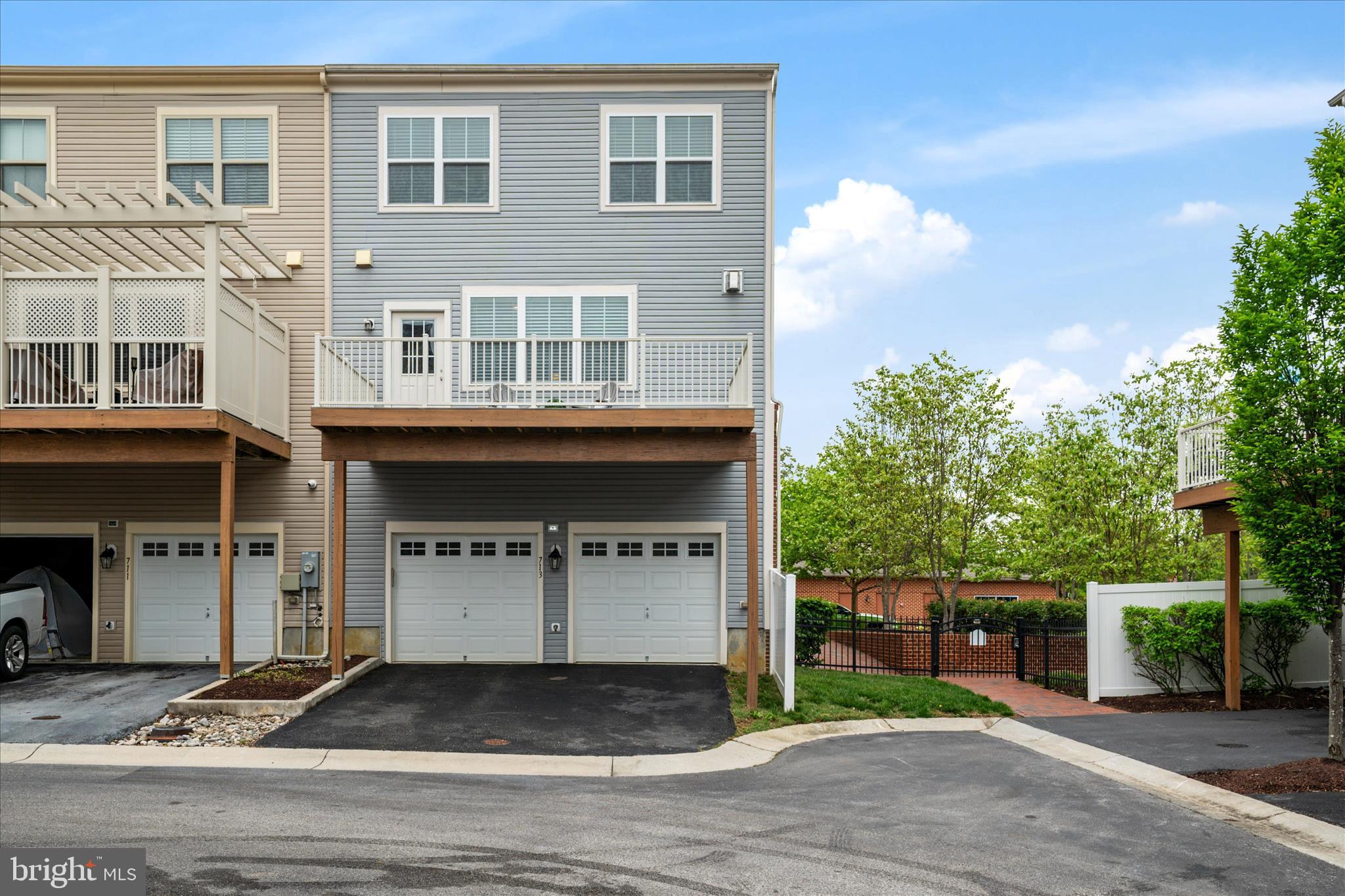 VILLAGE GREENS - Residential