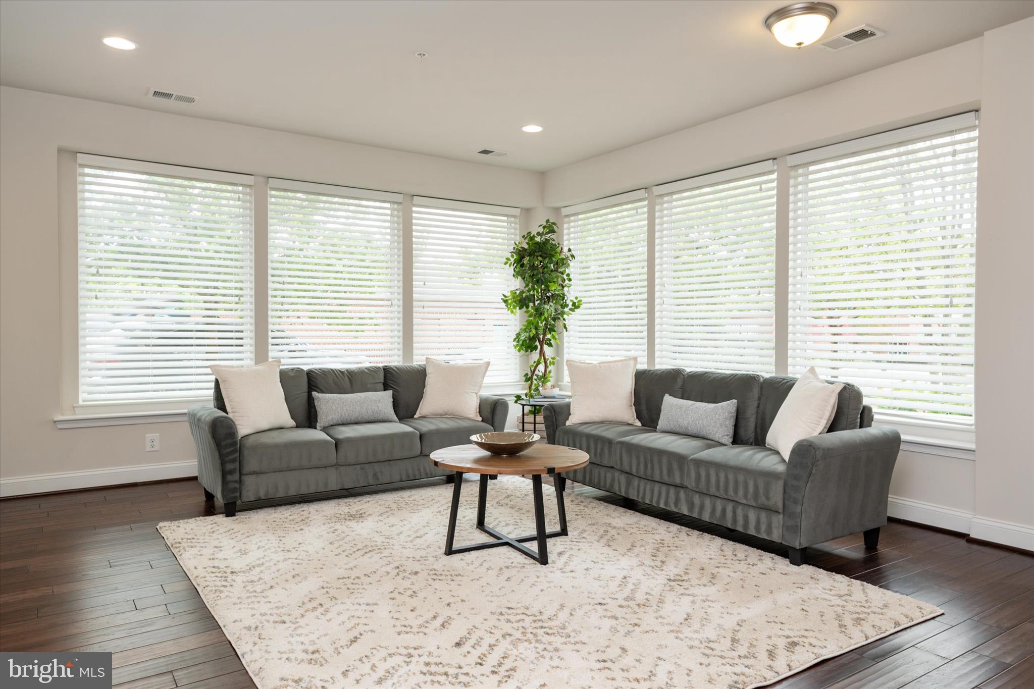 VILLAGE GREENS - Residential