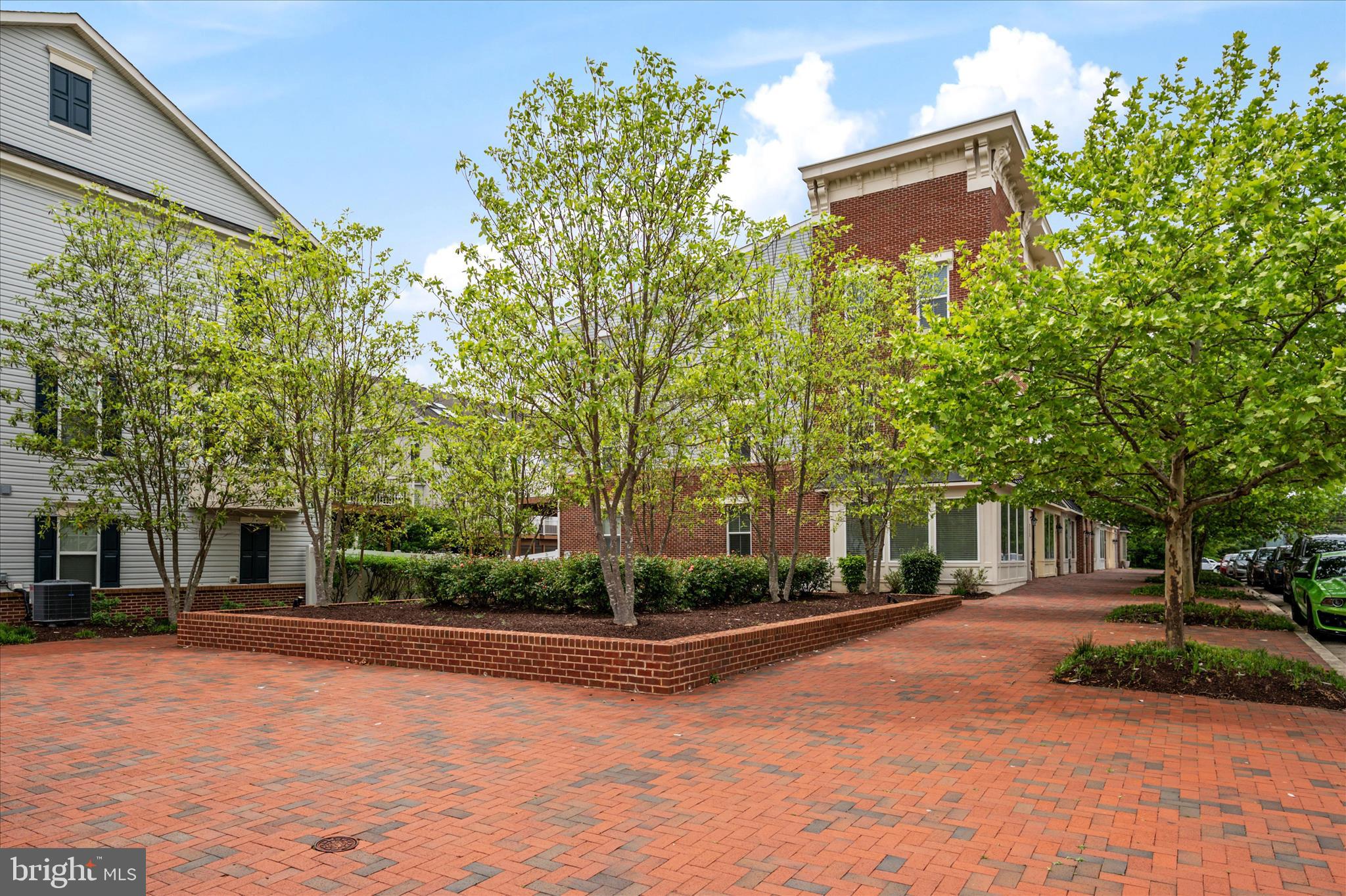 VILLAGE GREENS - Residential
