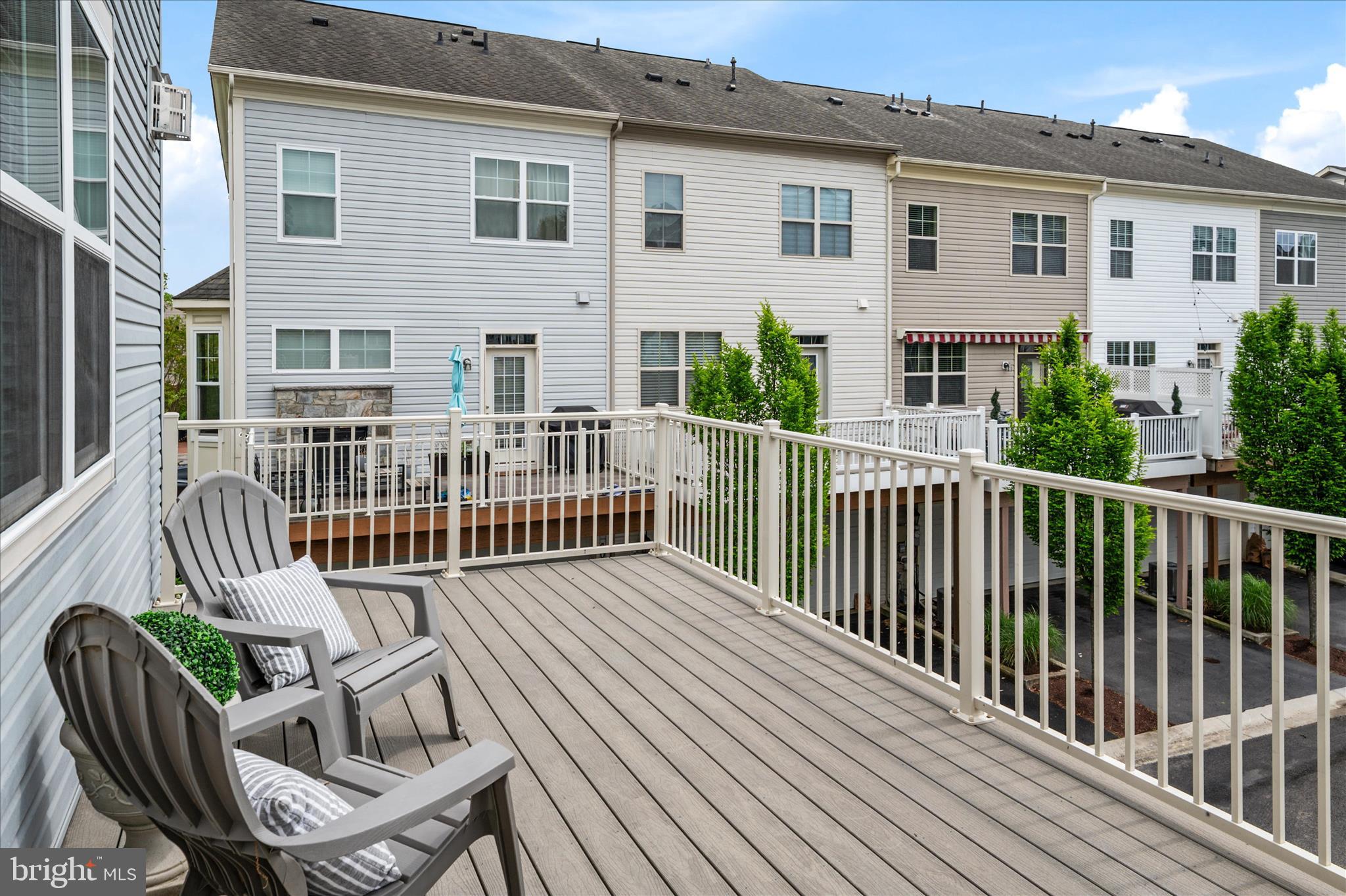 VILLAGE GREENS - Residential