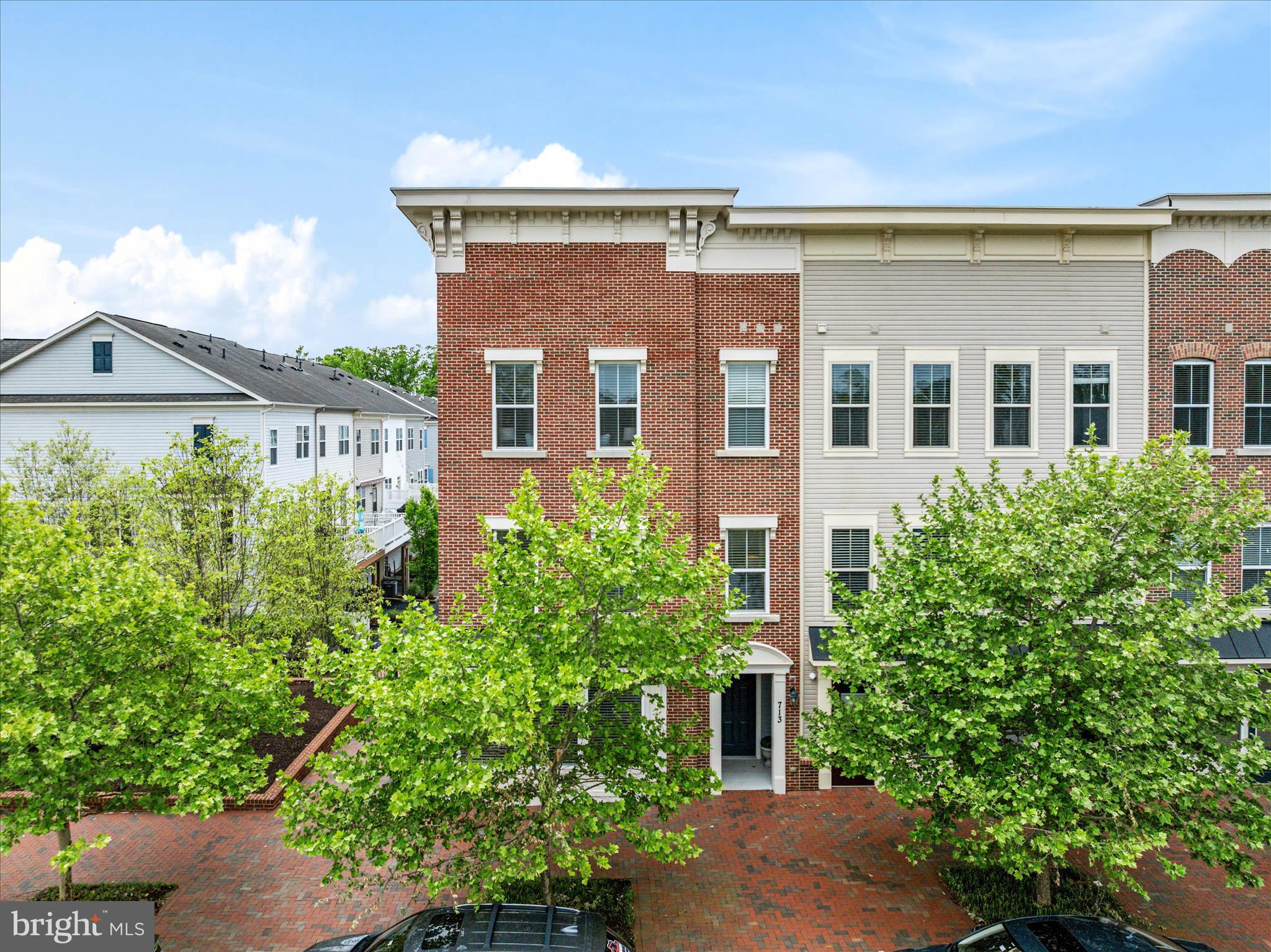 VILLAGE GREENS - Residential