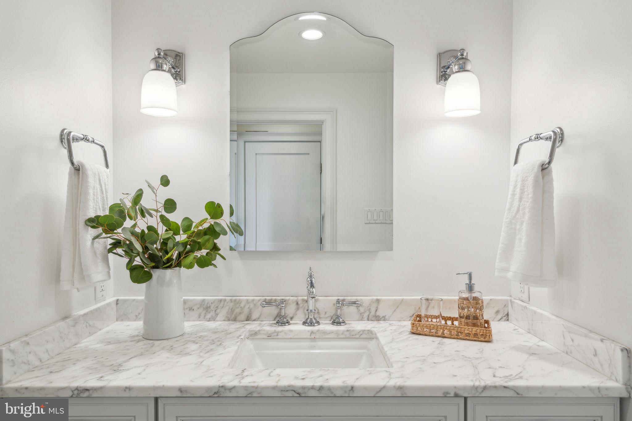 SOCIETY HILL - Residential