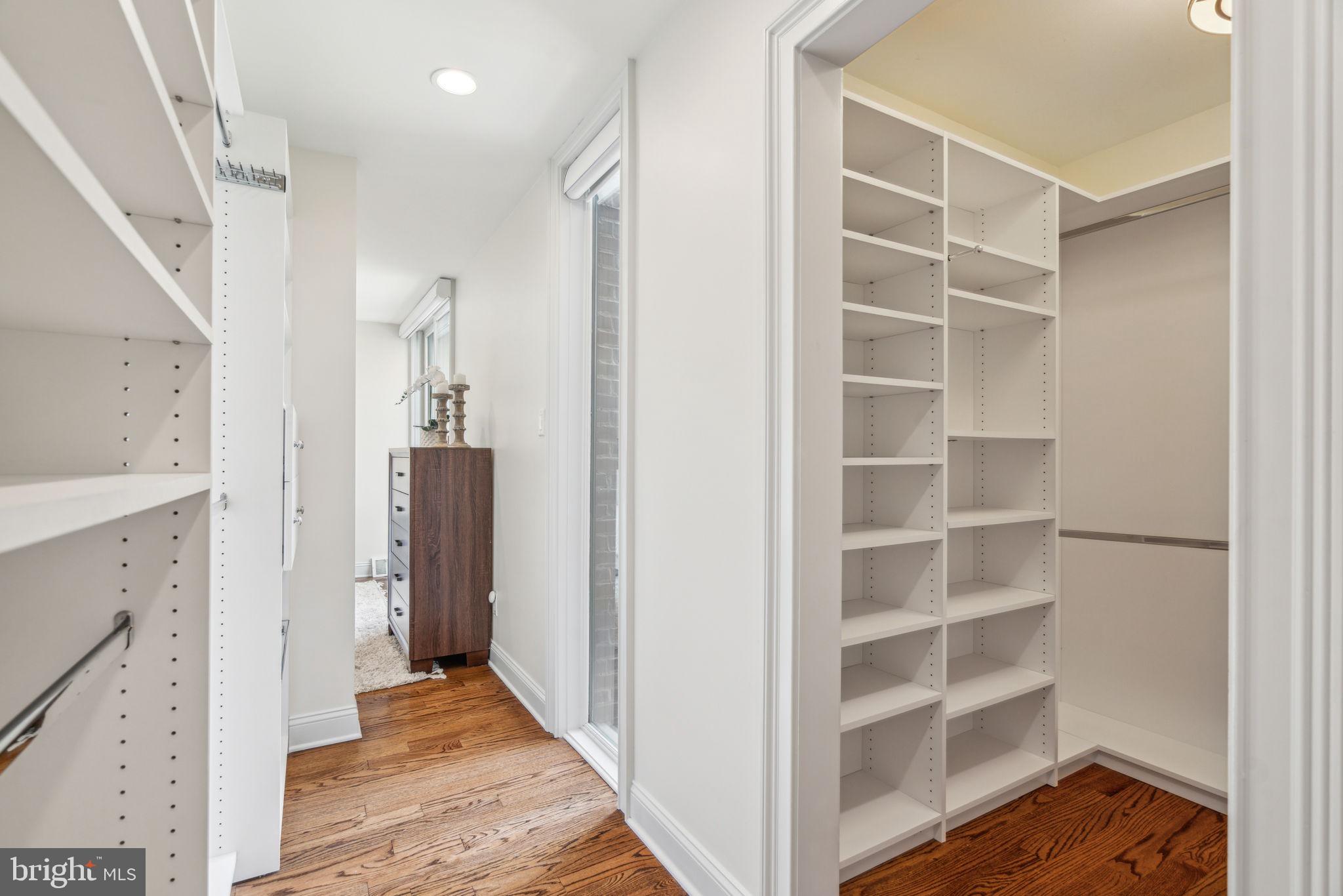 SOCIETY HILL - Residential