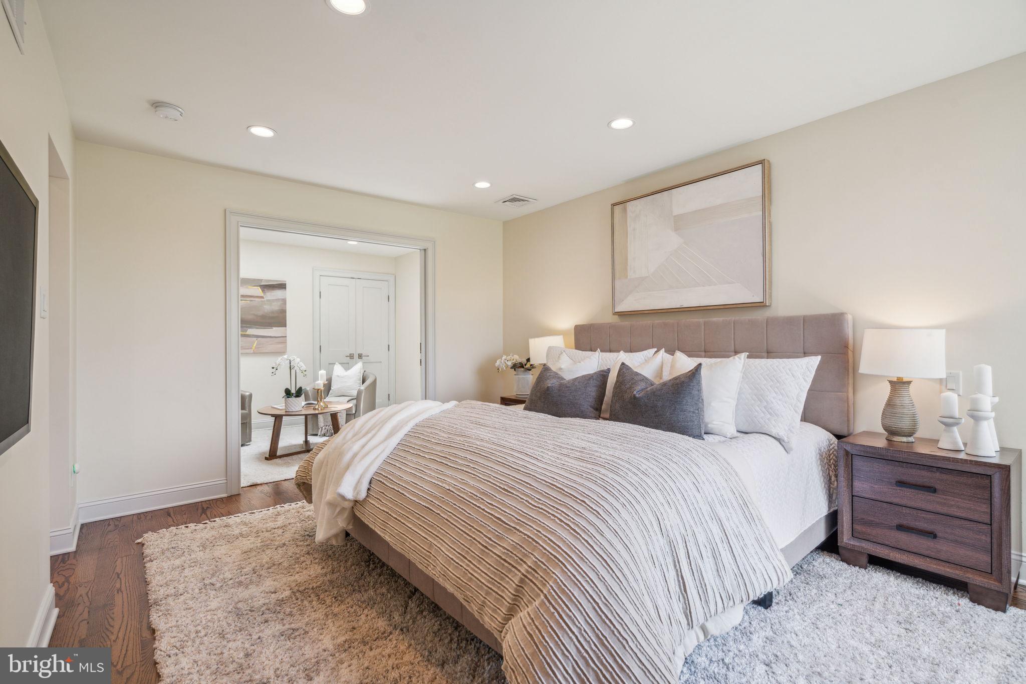 SOCIETY HILL - Residential