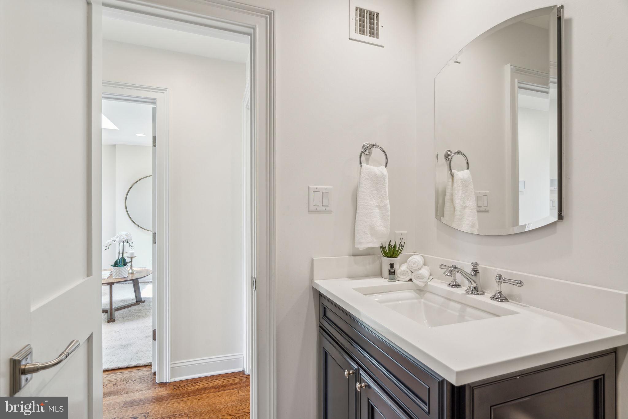 SOCIETY HILL - Residential