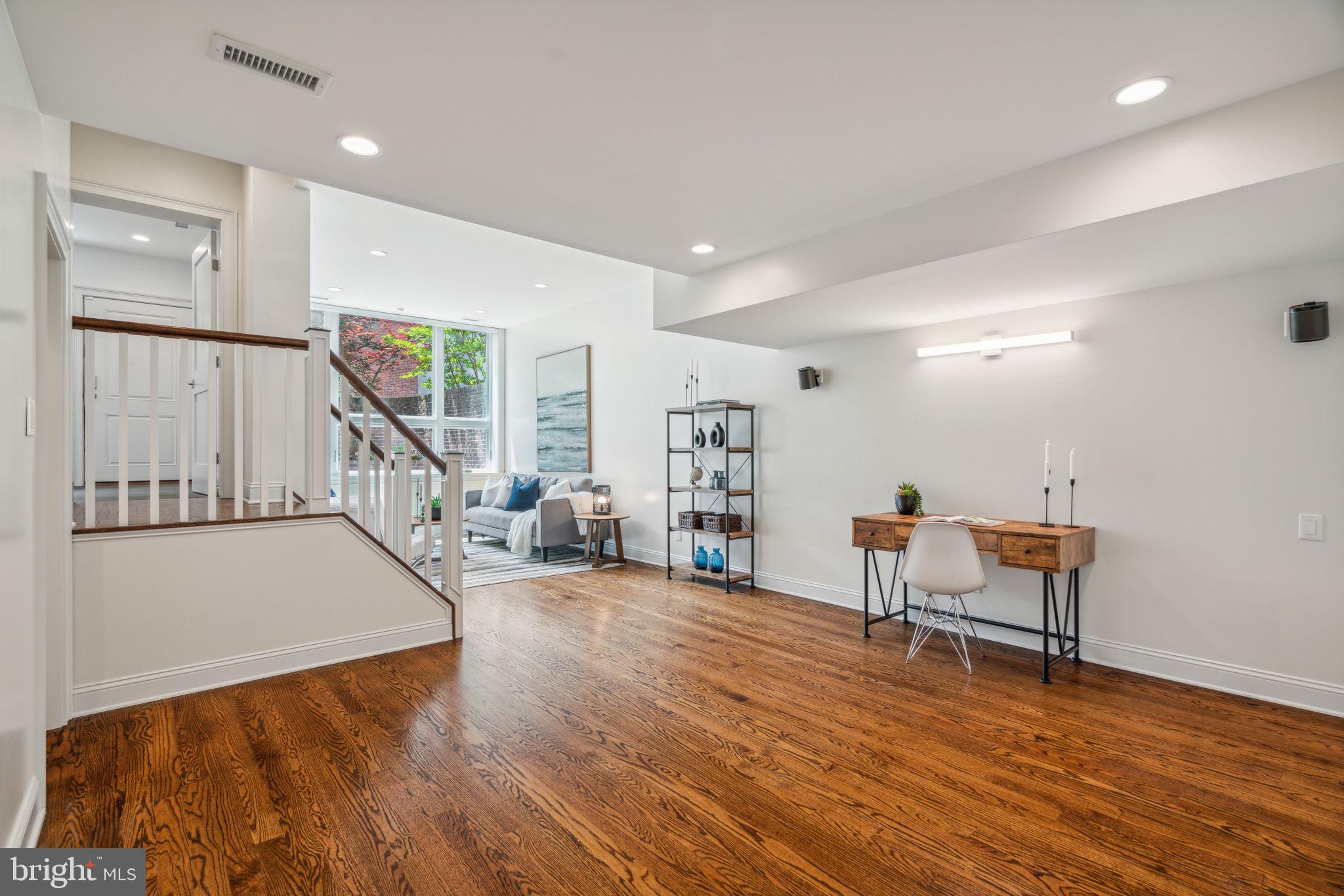 SOCIETY HILL - Residential