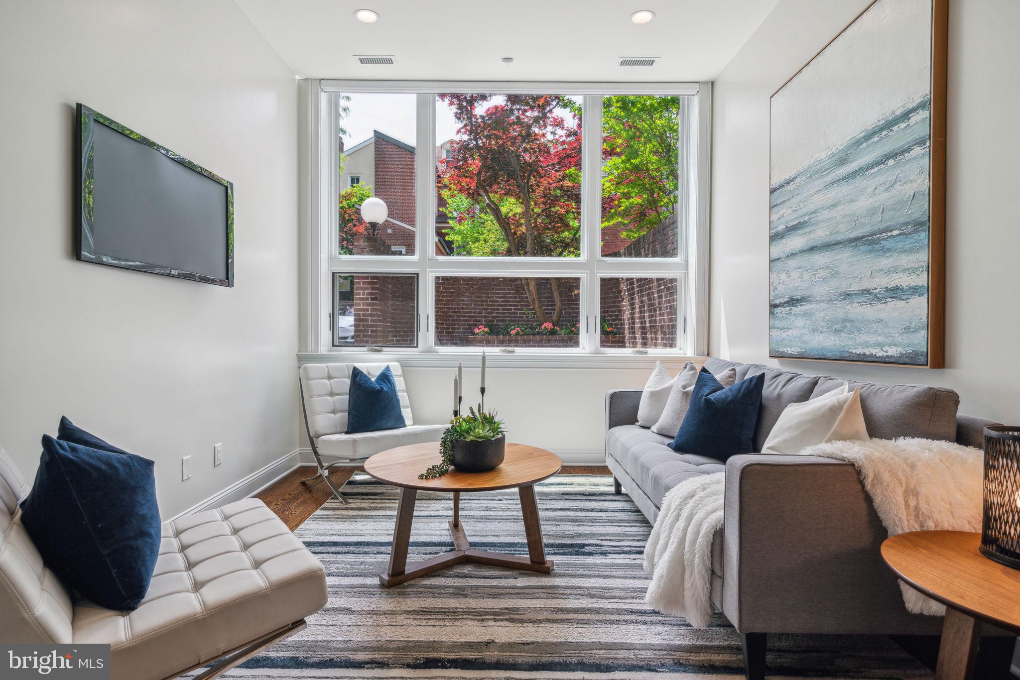 SOCIETY HILL - Residential