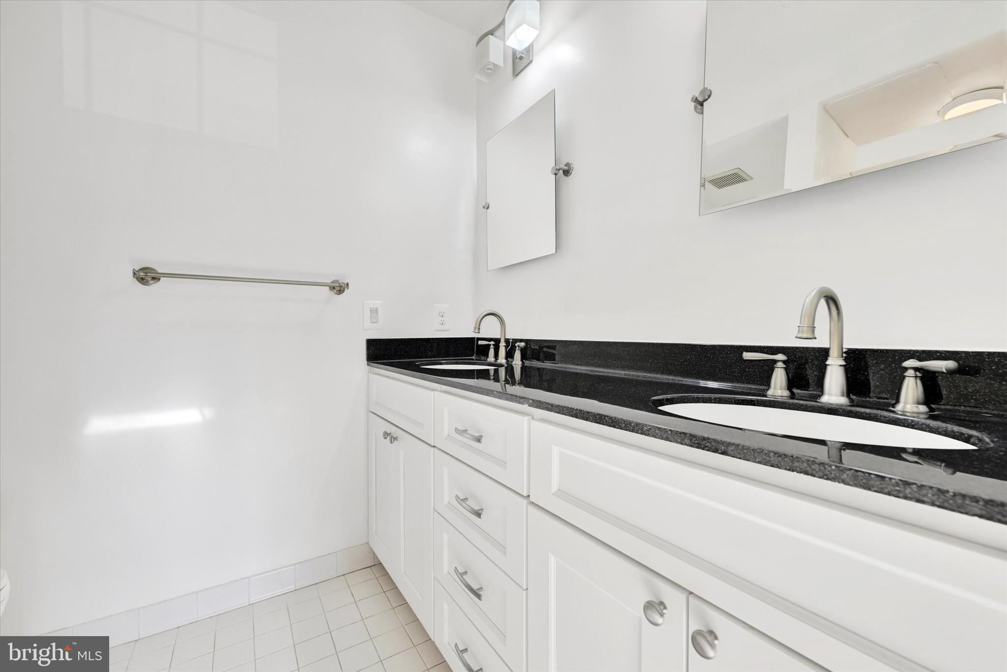 SHEPHERDS KNOLL GARDEN - Residential