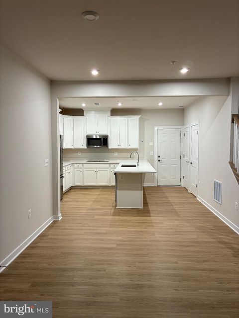 1014A MAYS LANE MANASSAS PARK VA 20111