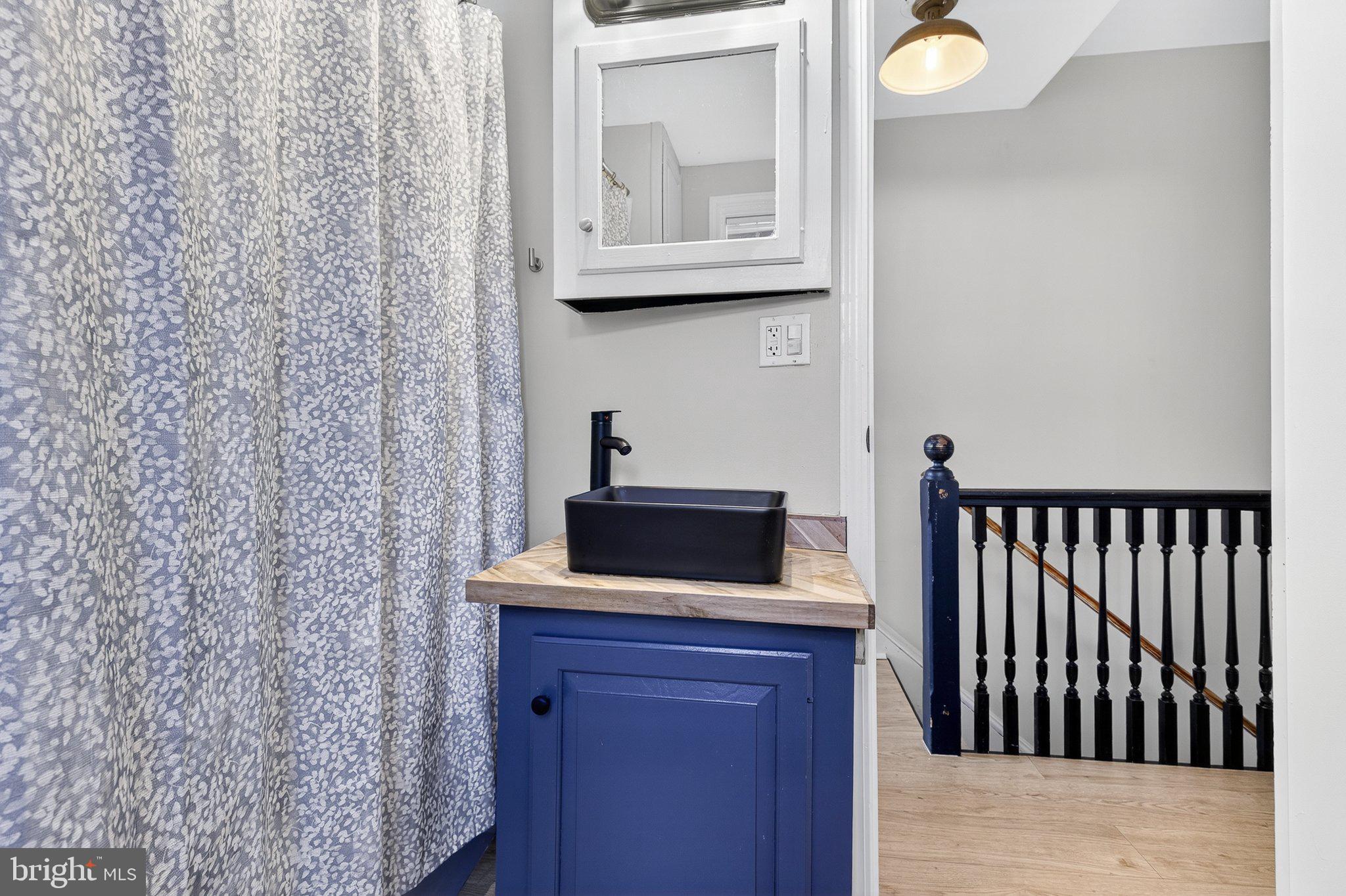 CHESTNUT HILL - Residential