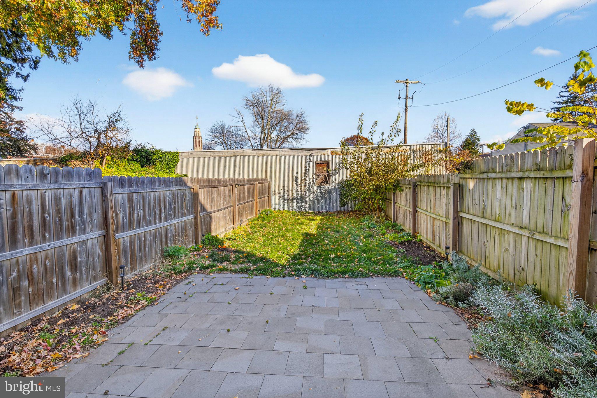 CHESTNUT HILL - Residential