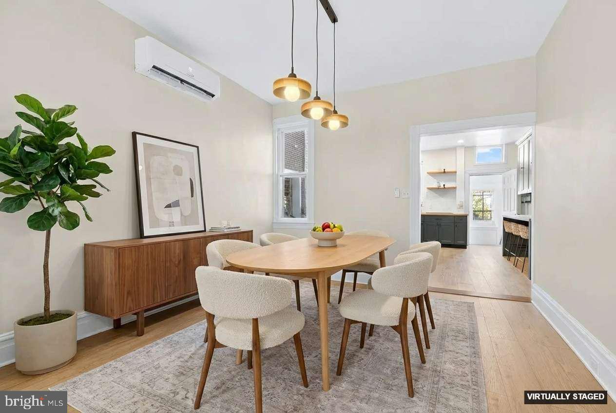 CHESTNUT HILL - Residential