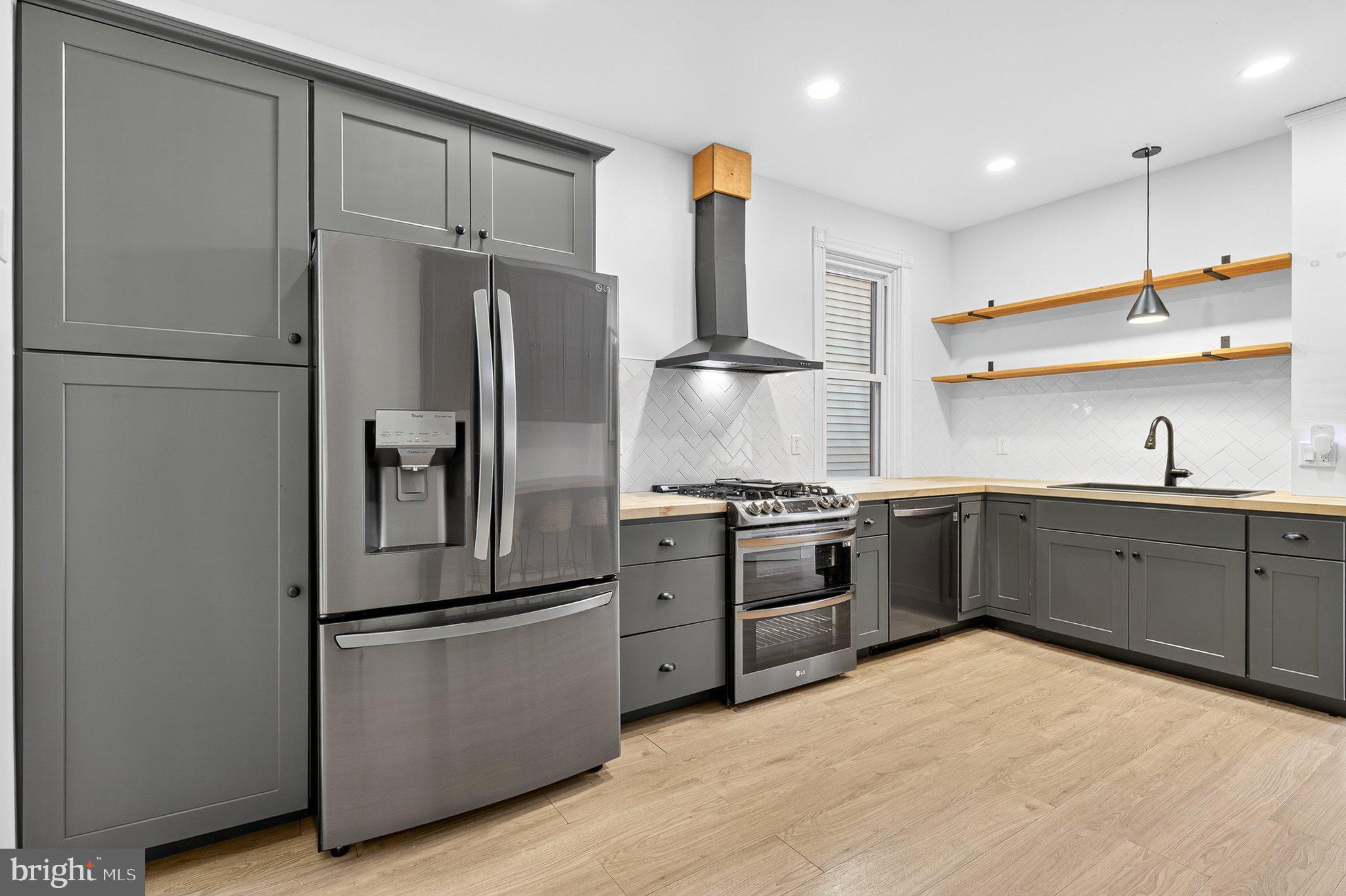 CHESTNUT HILL - Residential