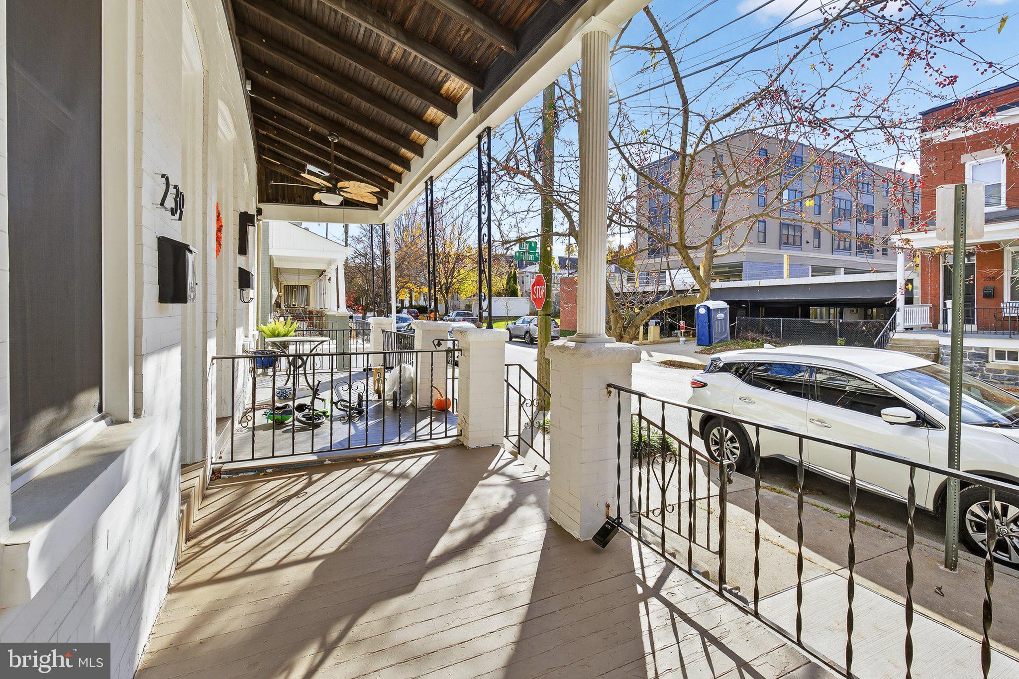 CHESTNUT HILL - Residential