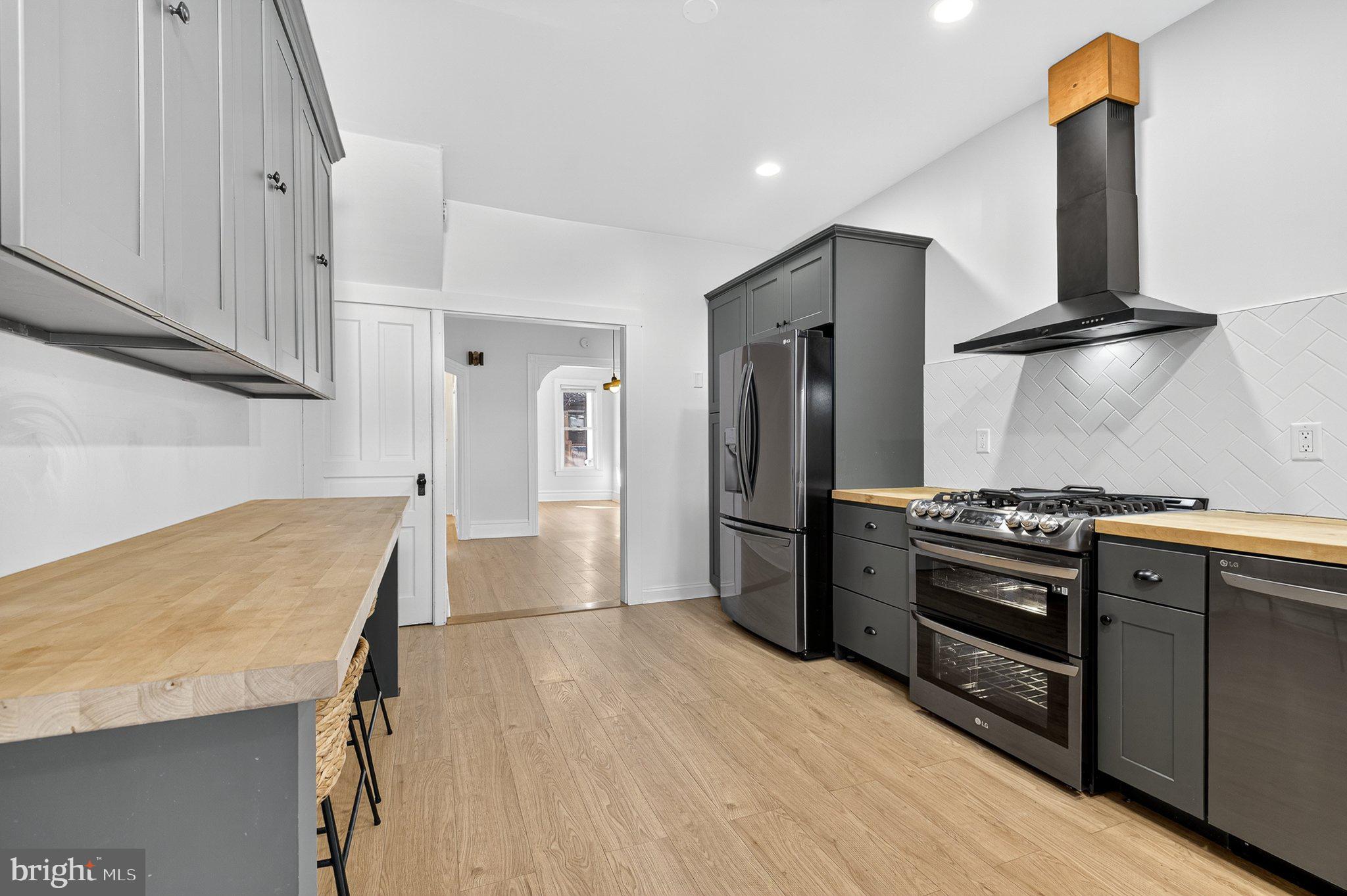 CHESTNUT HILL - Residential